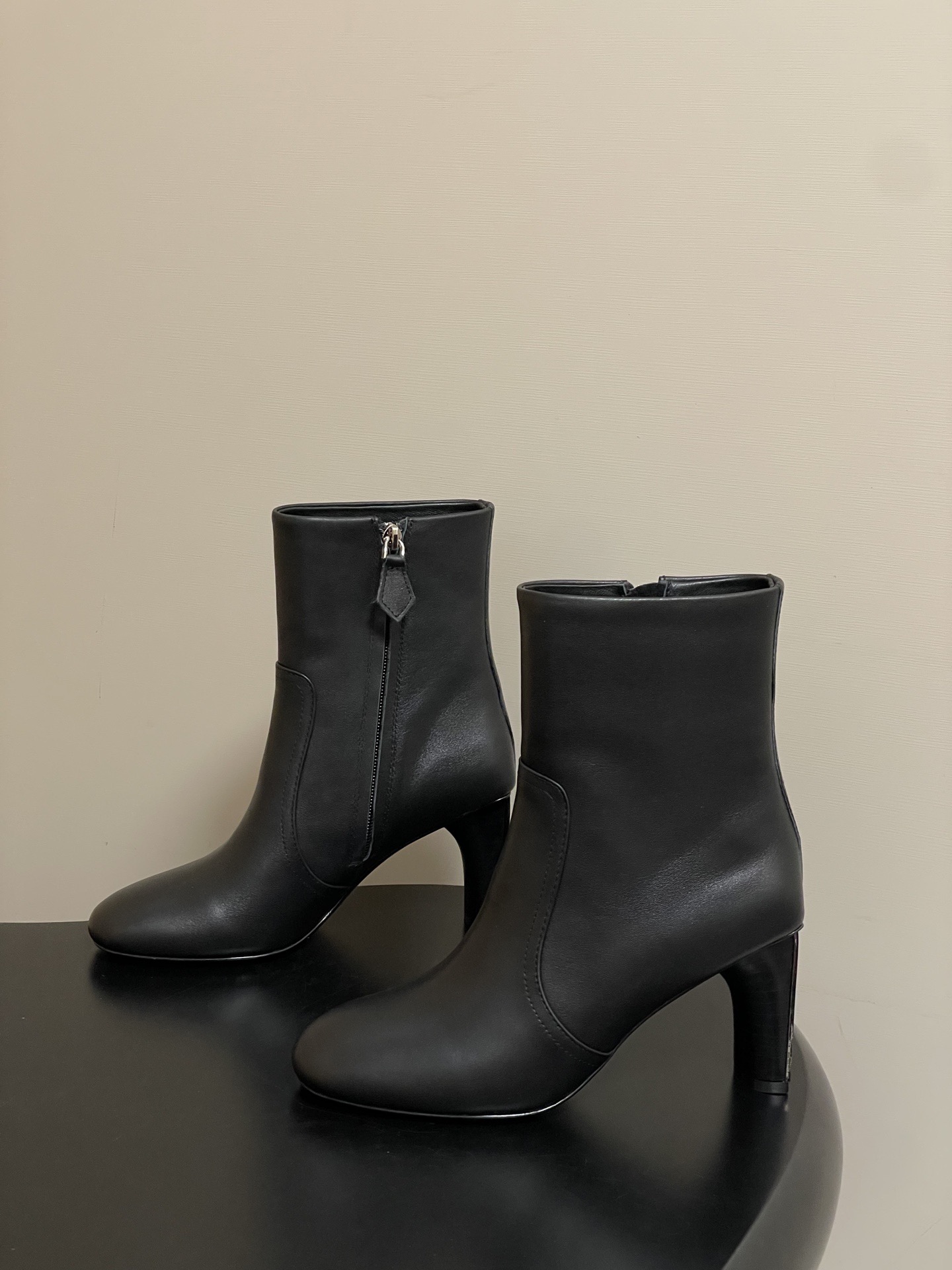 HERMES 에르메스 루이사 레더 앵클 부츠 5