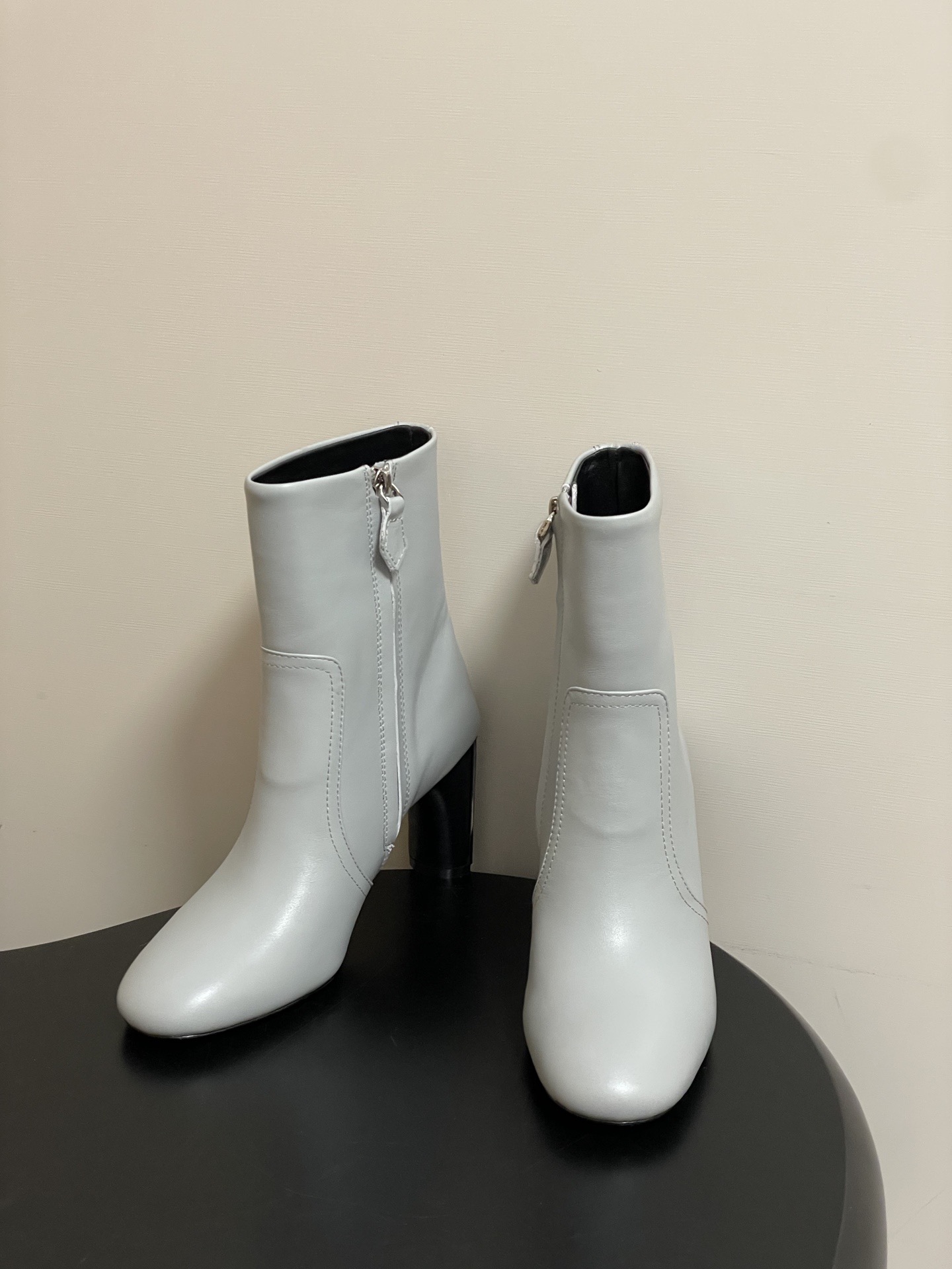 HERMES 에르메스 루이사 레더 앵클 부츠 3