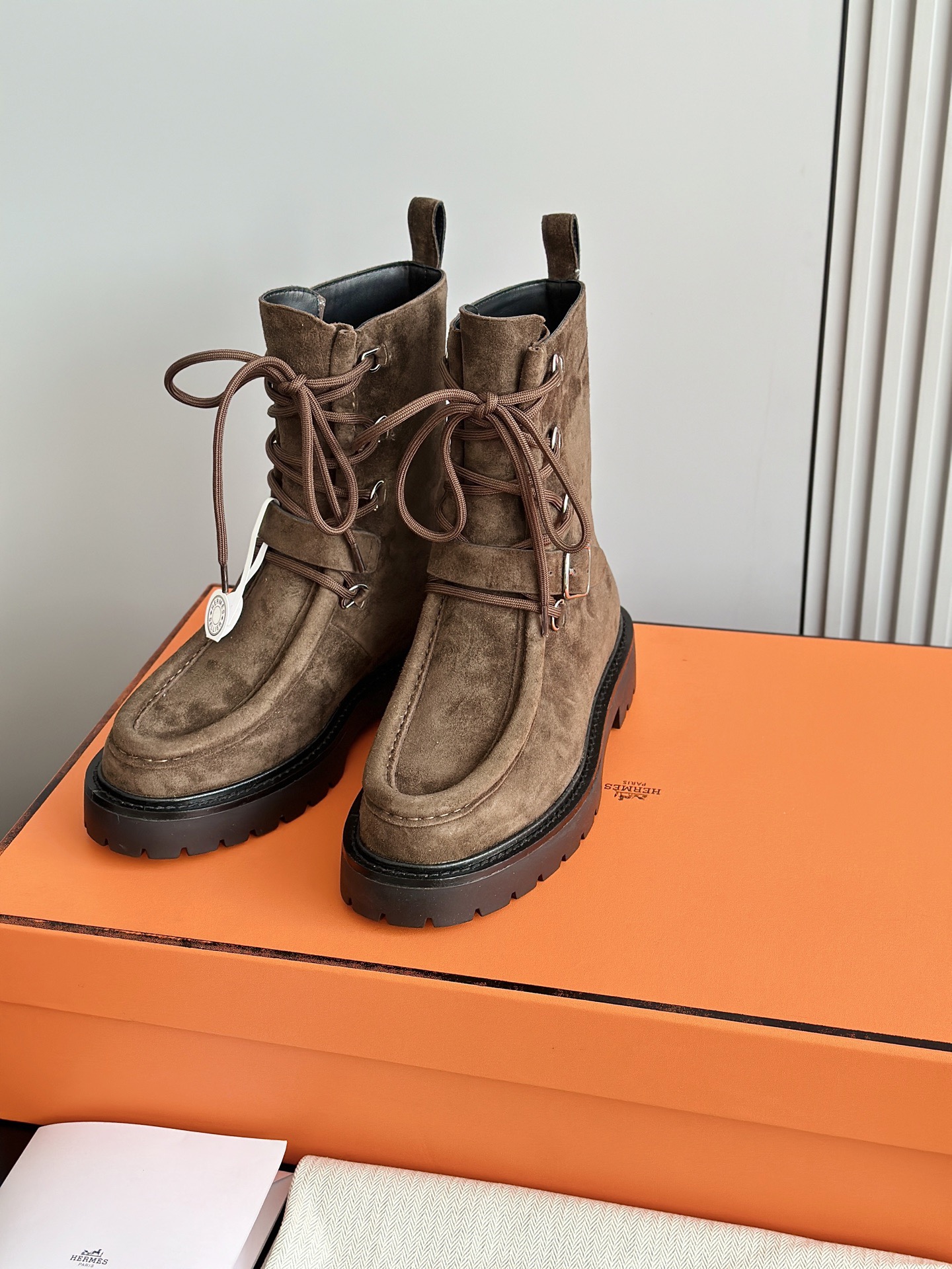 HERMES 에르메스 랜드 스웨이드 레이스업 앵클부츠 4