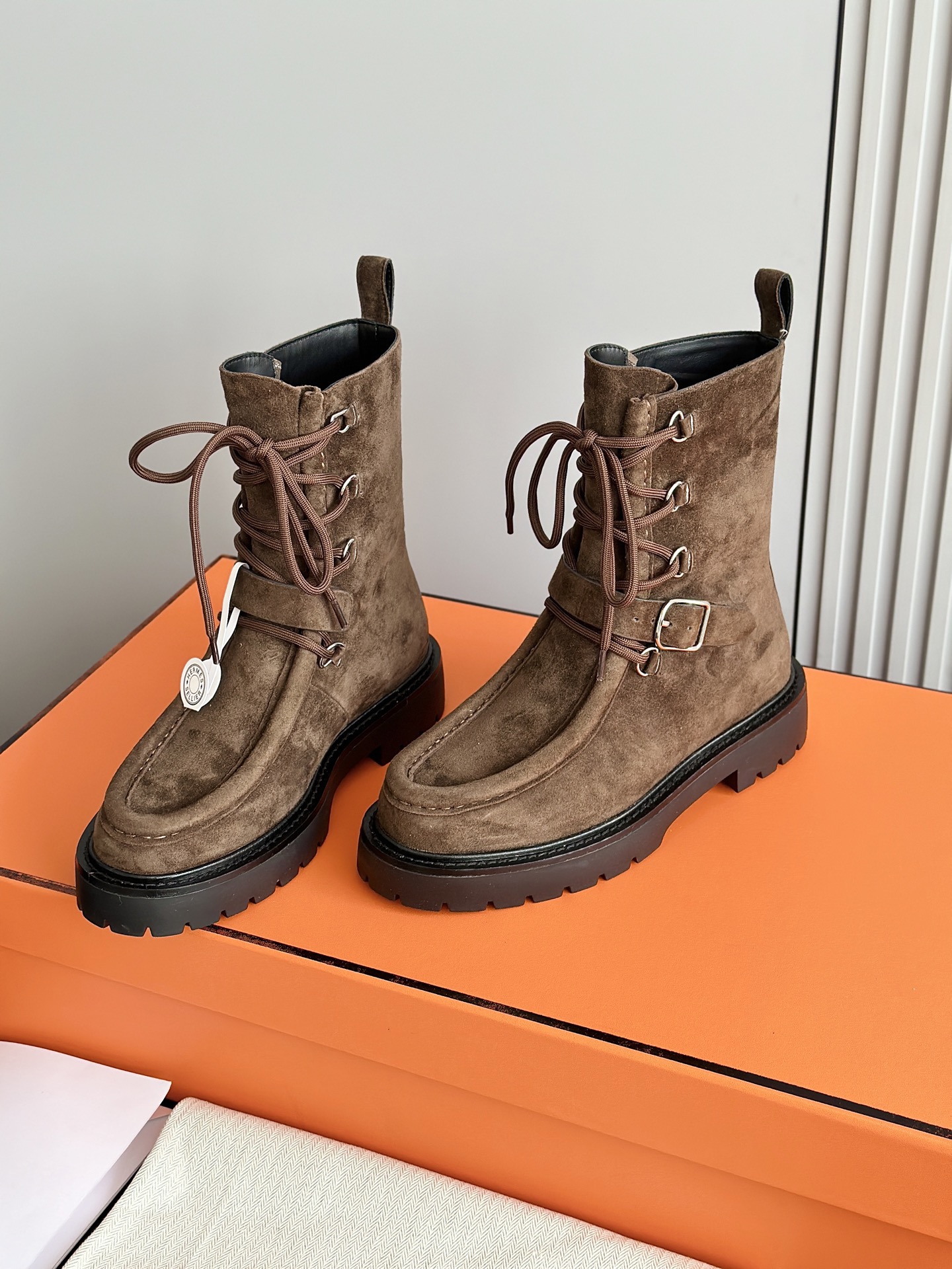 HERMES 에르메스 랜드 스웨이드 레이스업 앵클부츠 5