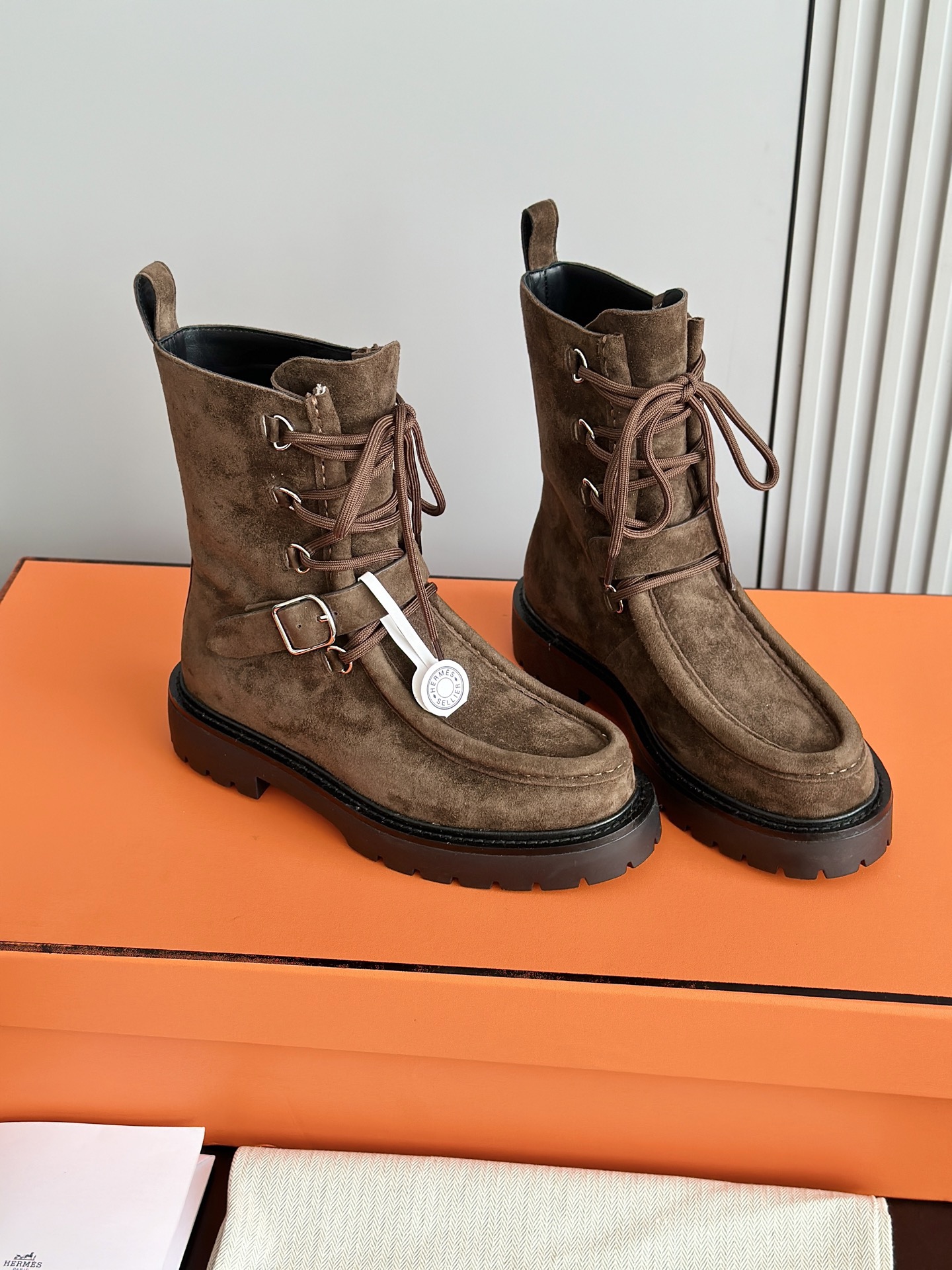HERMES 에르메스 랜드 스웨이드 레이스업 앵클부츠 6