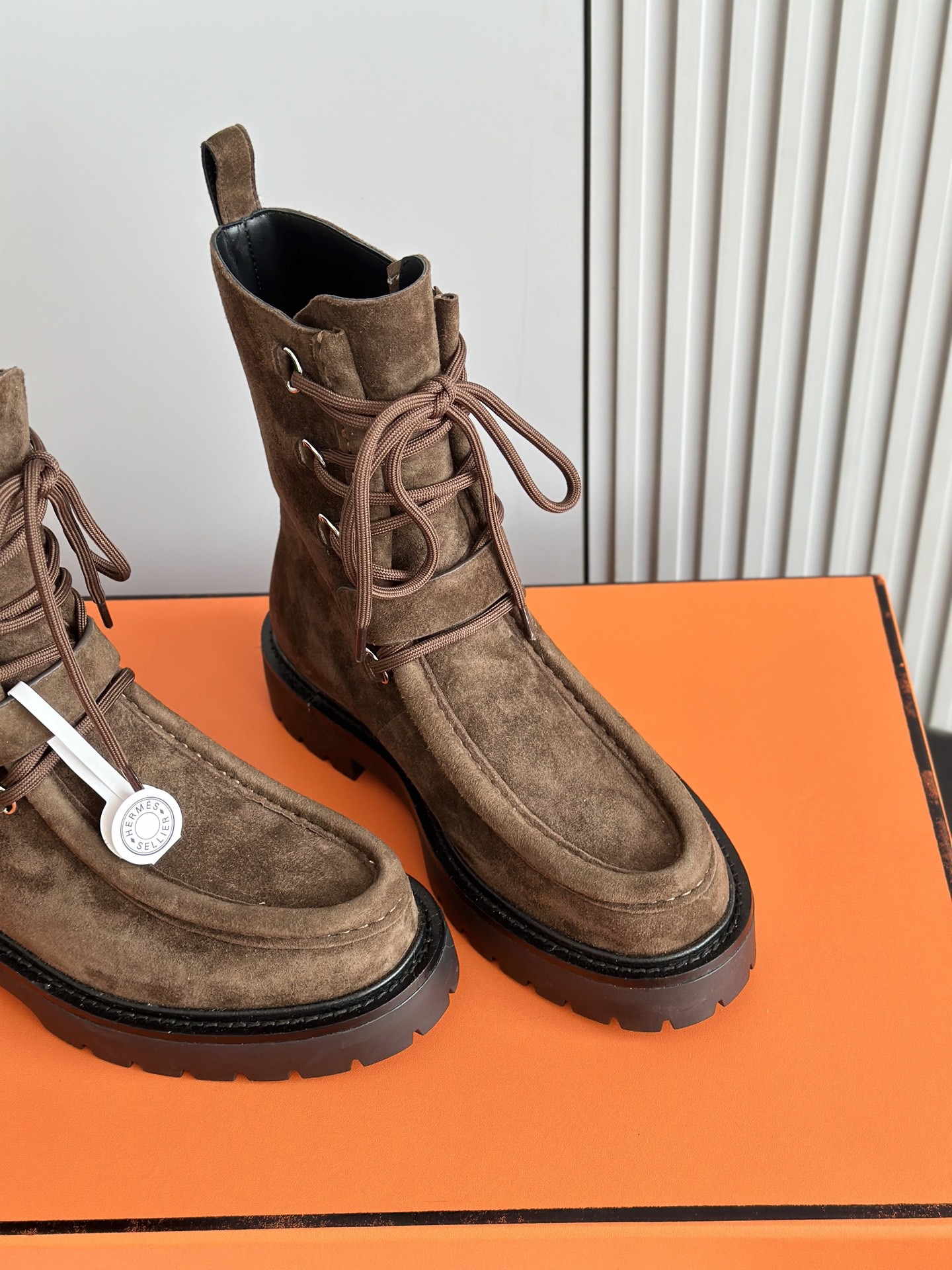 HERMES 에르메스 랜드 스웨이드 레이스업 앵클부츠 11