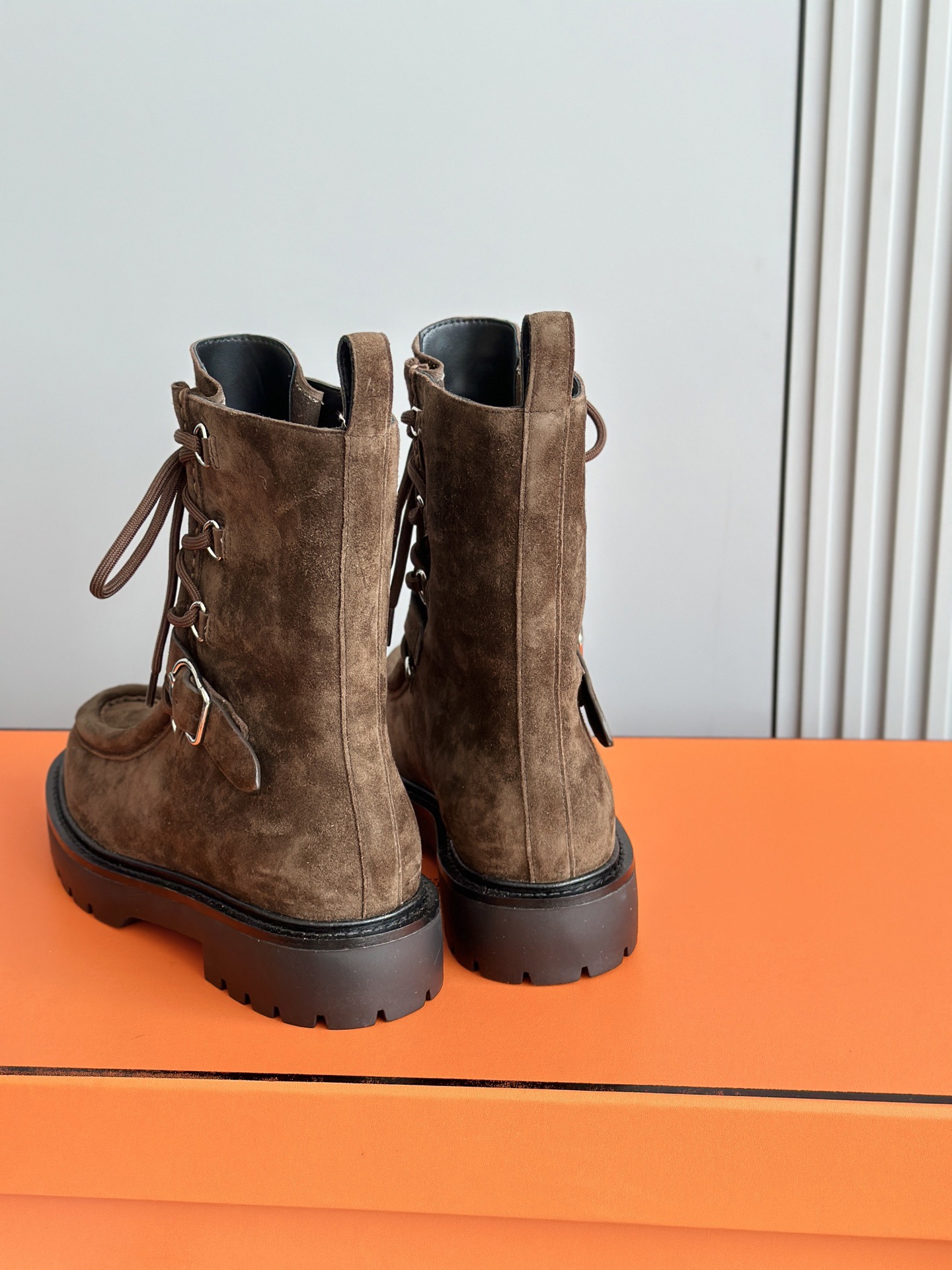 HERMES 에르메스 랜드 스웨이드 레이스업 앵클부츠 12