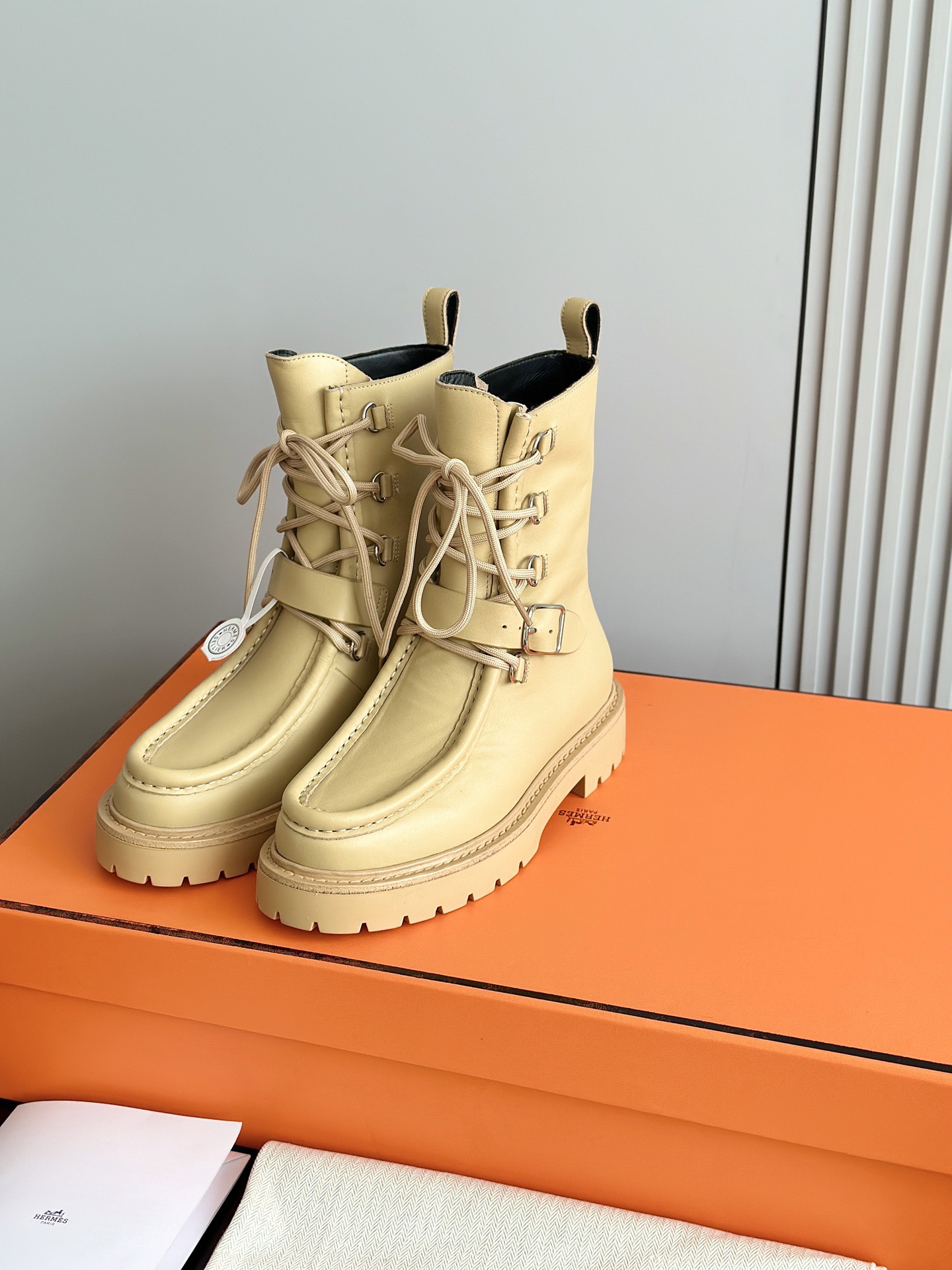 HERMES 에르메스 랜드 스웨이드 레이스업 앵클부츠 4