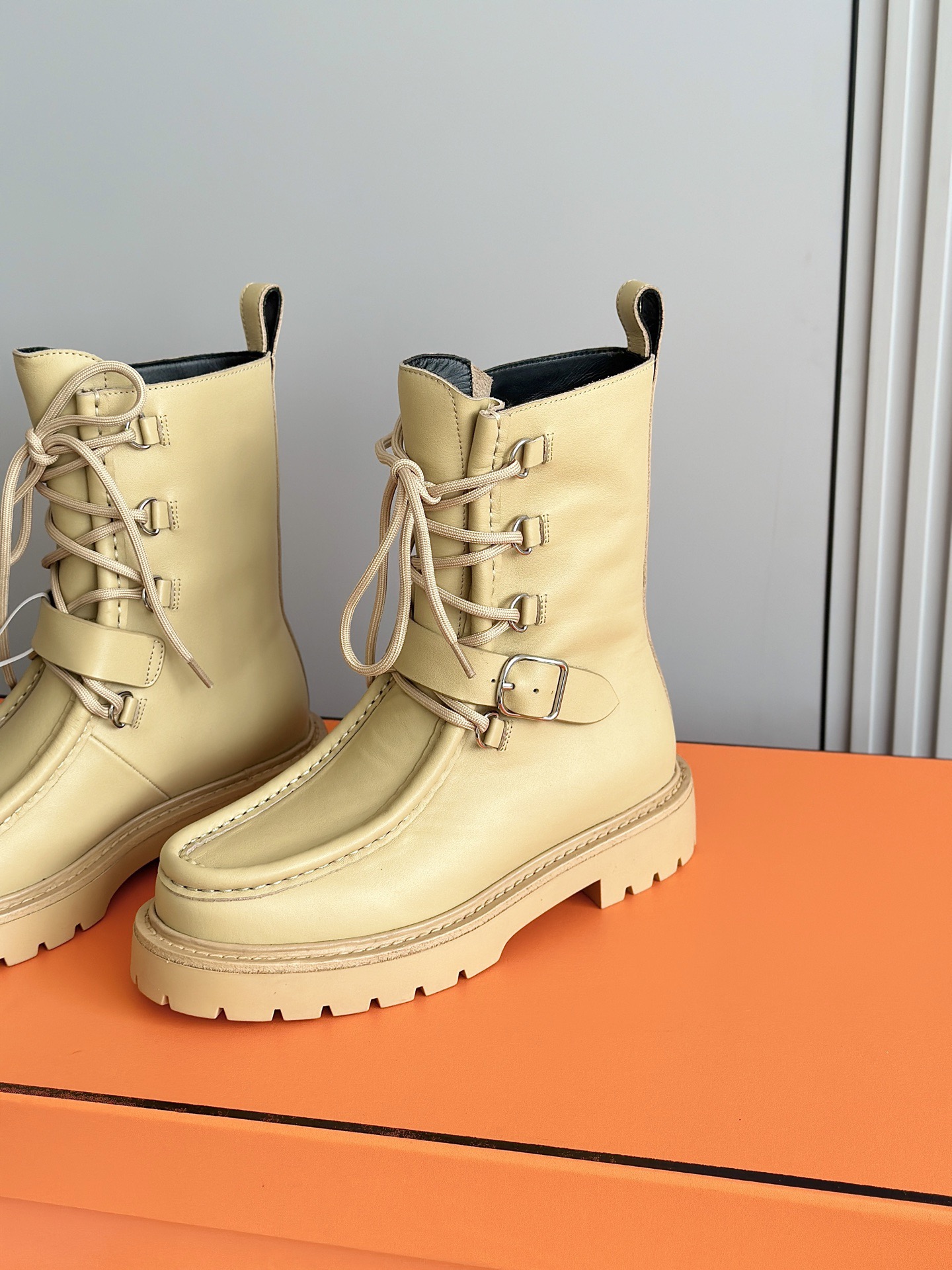 HERMES 에르메스 랜드 스웨이드 레이스업 앵클부츠 7