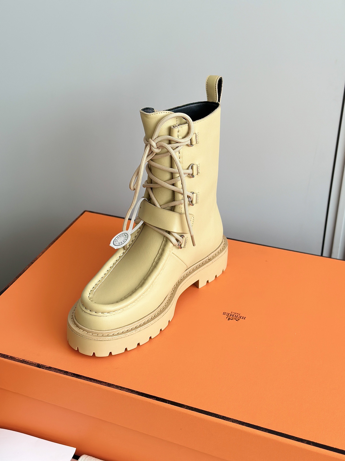 HERMES 에르메스 랜드 스웨이드 레이스업 앵클부츠 11