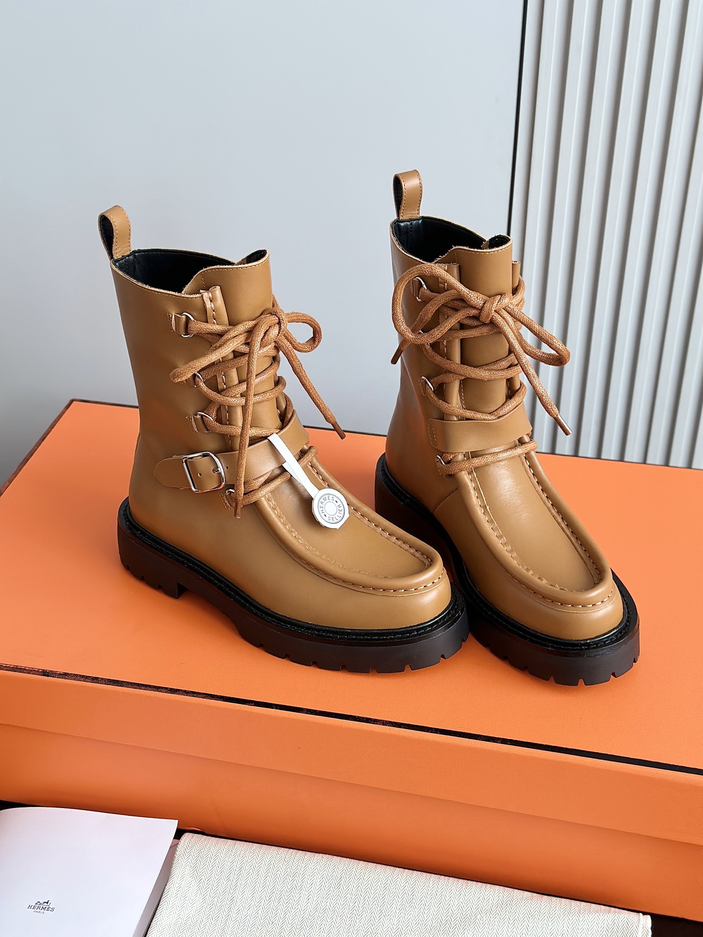 HERMES 에르메스 랜드 스웨이드 레이스업 앵클부츠 7