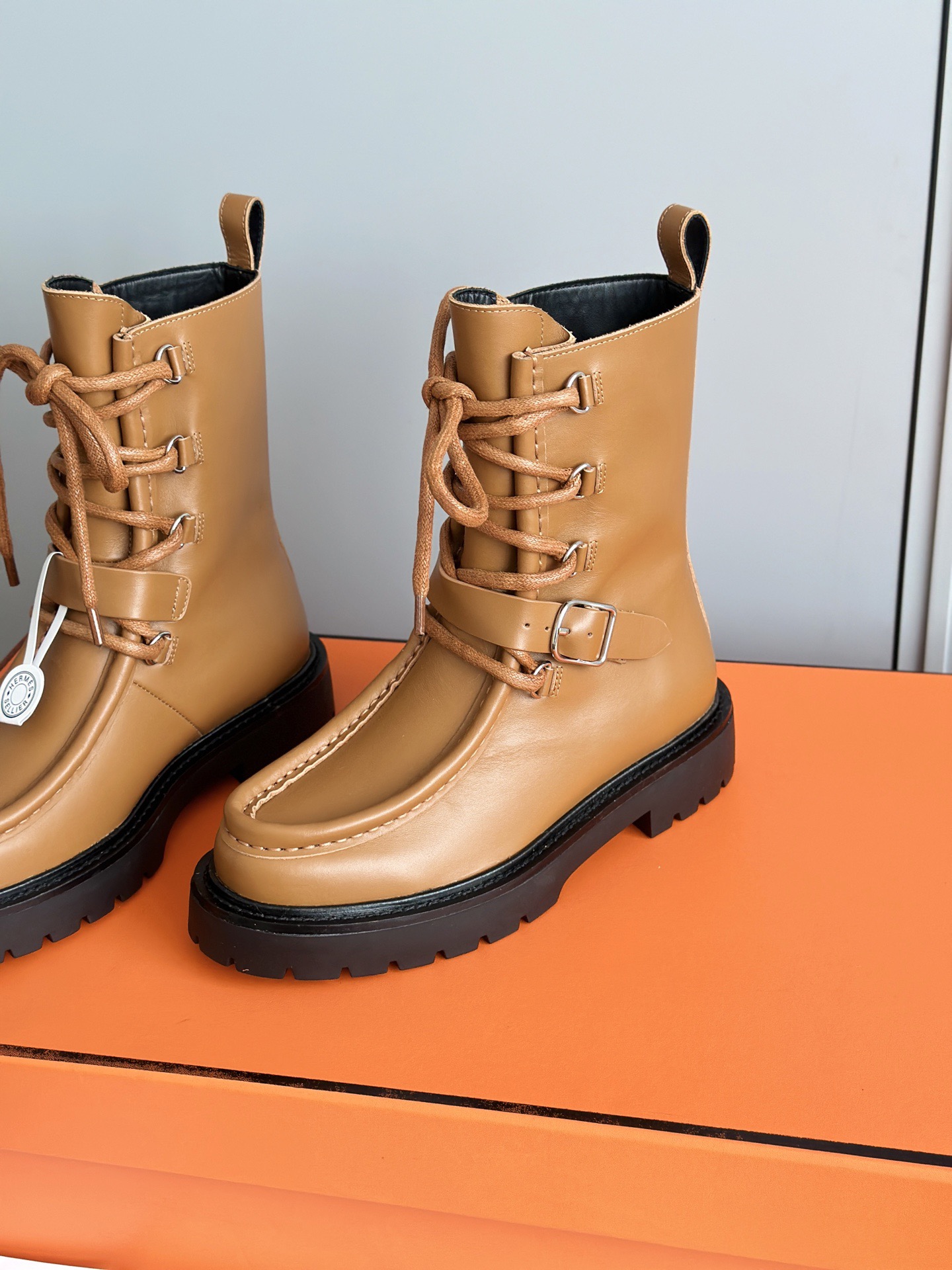 HERMES 에르메스 랜드 스웨이드 레이스업 앵클부츠 8