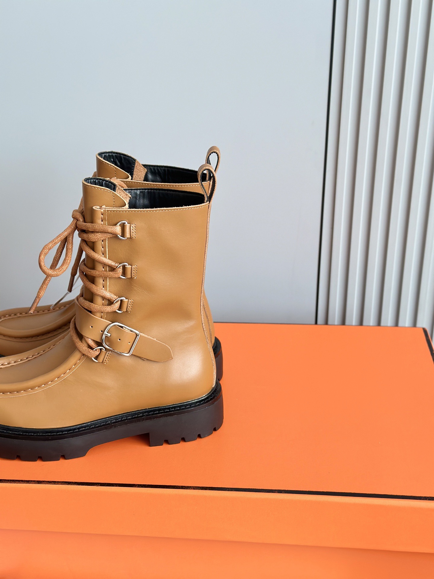 HERMES 에르메스 랜드 스웨이드 레이스업 앵클부츠 9