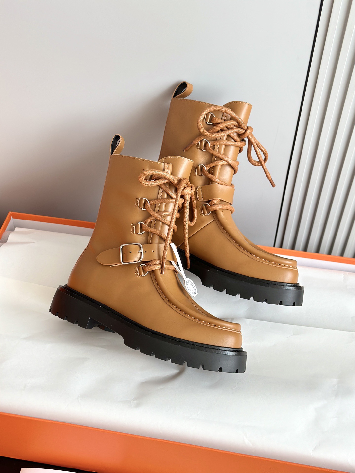 HERMES 에르메스 랜드 스웨이드 레이스업 앵클부츠 12