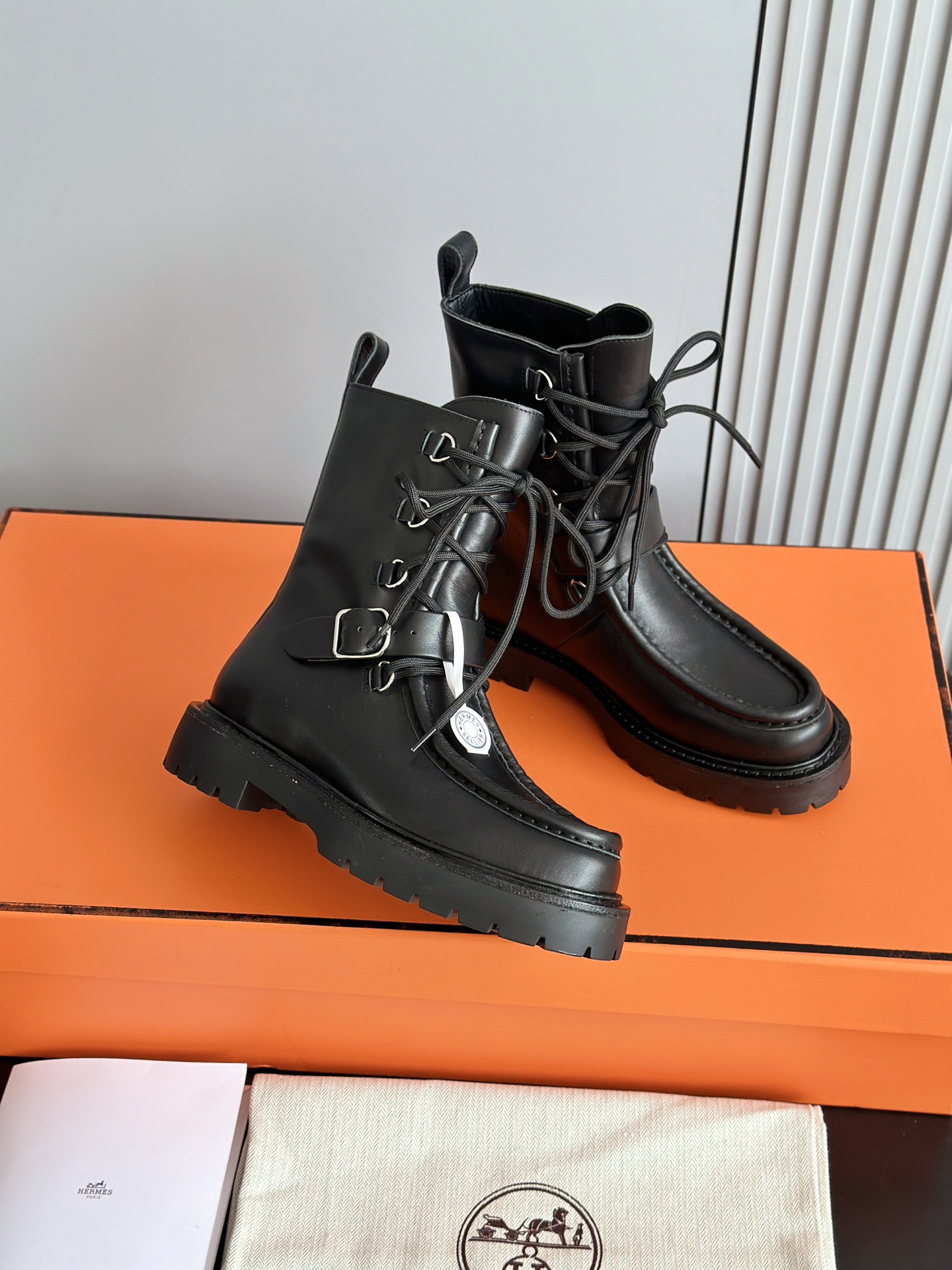 HERMES 에르메스 랜드 스웨이드 레이스업 앵클부츠 6