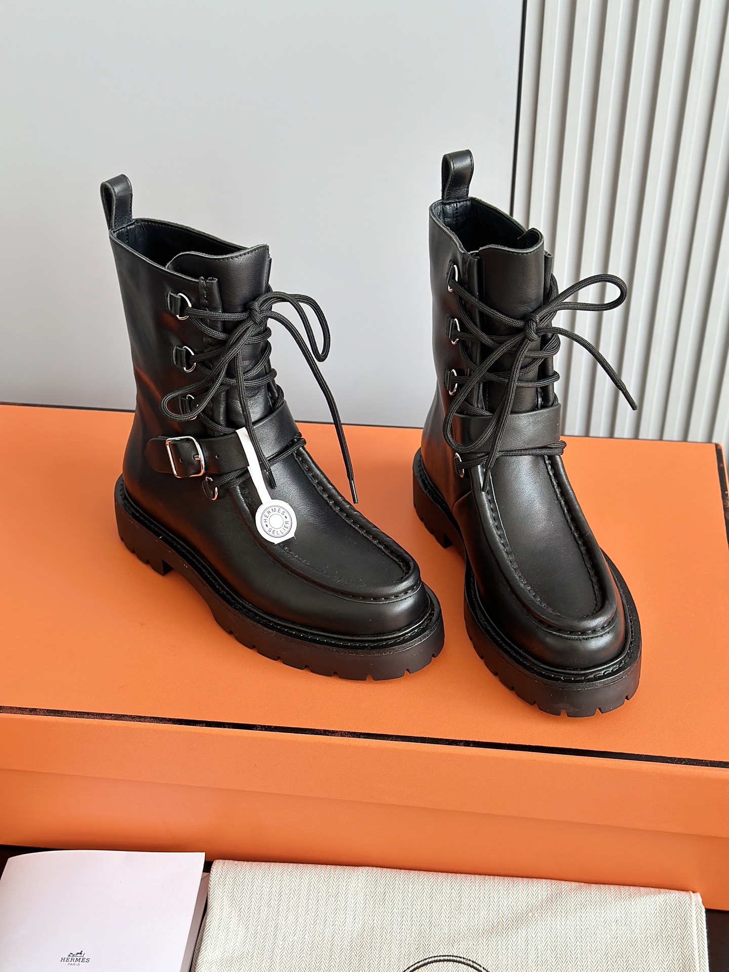 HERMES 에르메스 랜드 스웨이드 레이스업 앵클부츠 7