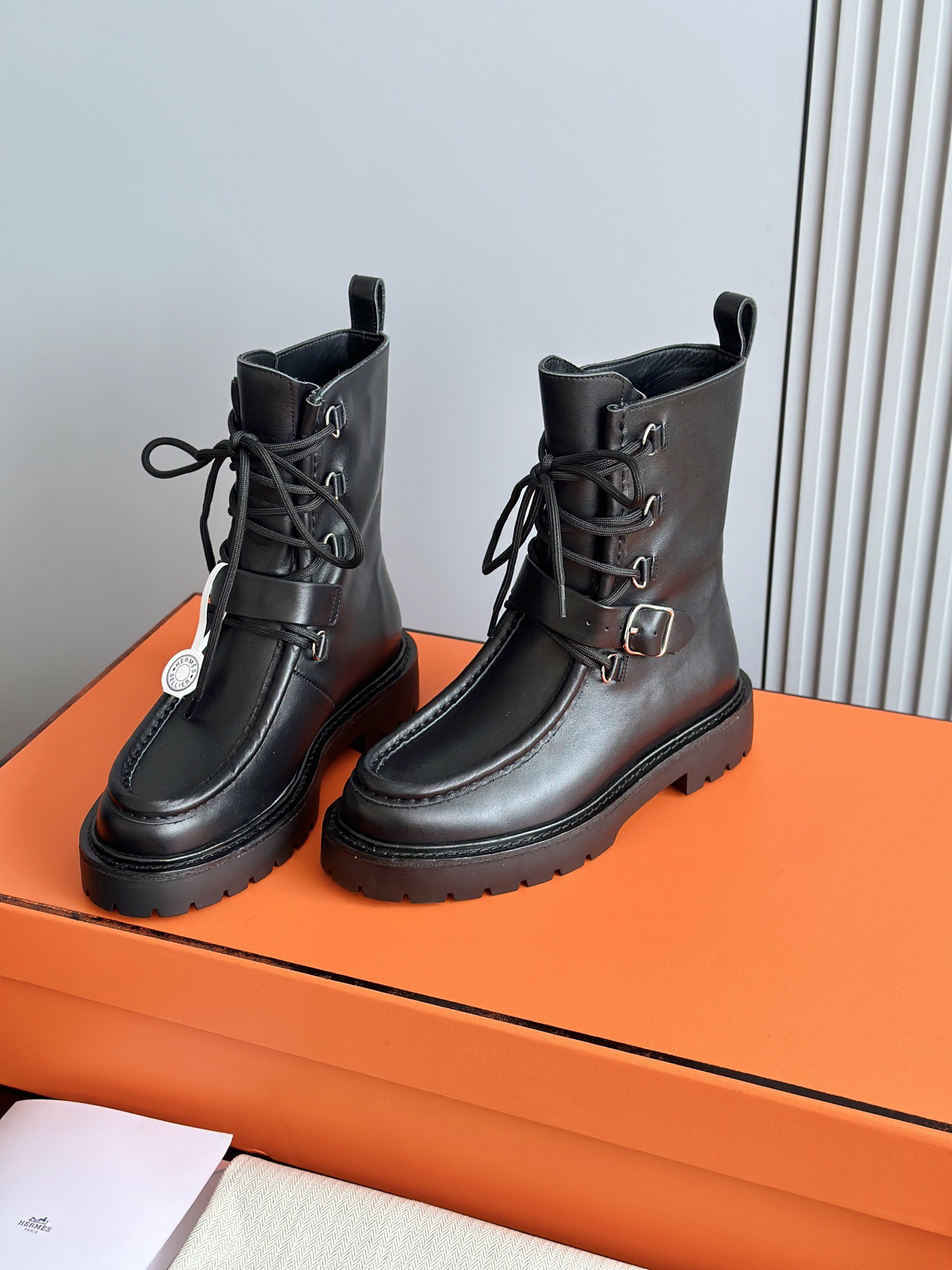 HERMES 에르메스 랜드 스웨이드 레이스업 앵클부츠 8