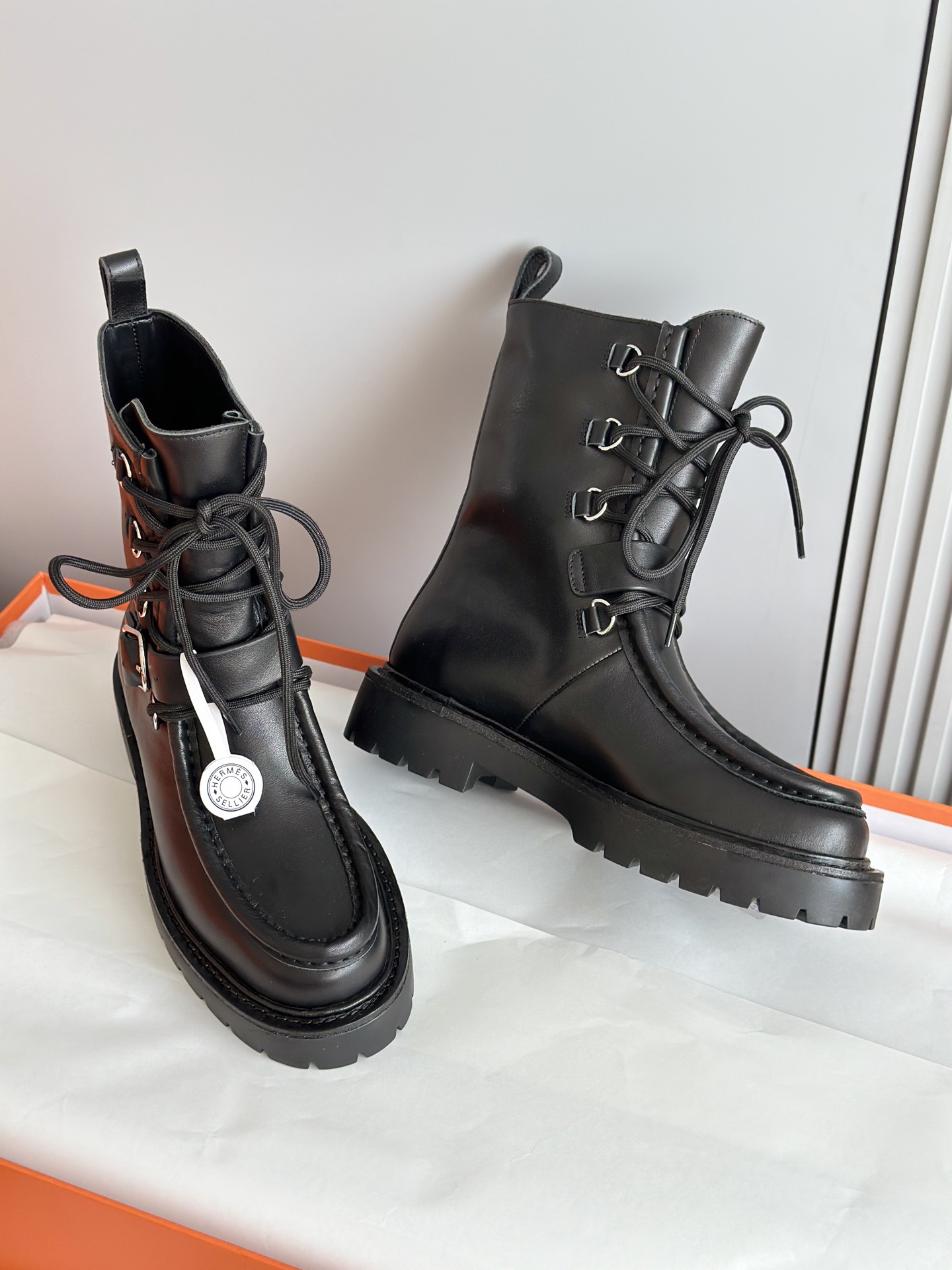 HERMES 에르메스 랜드 스웨이드 레이스업 앵클부츠 10