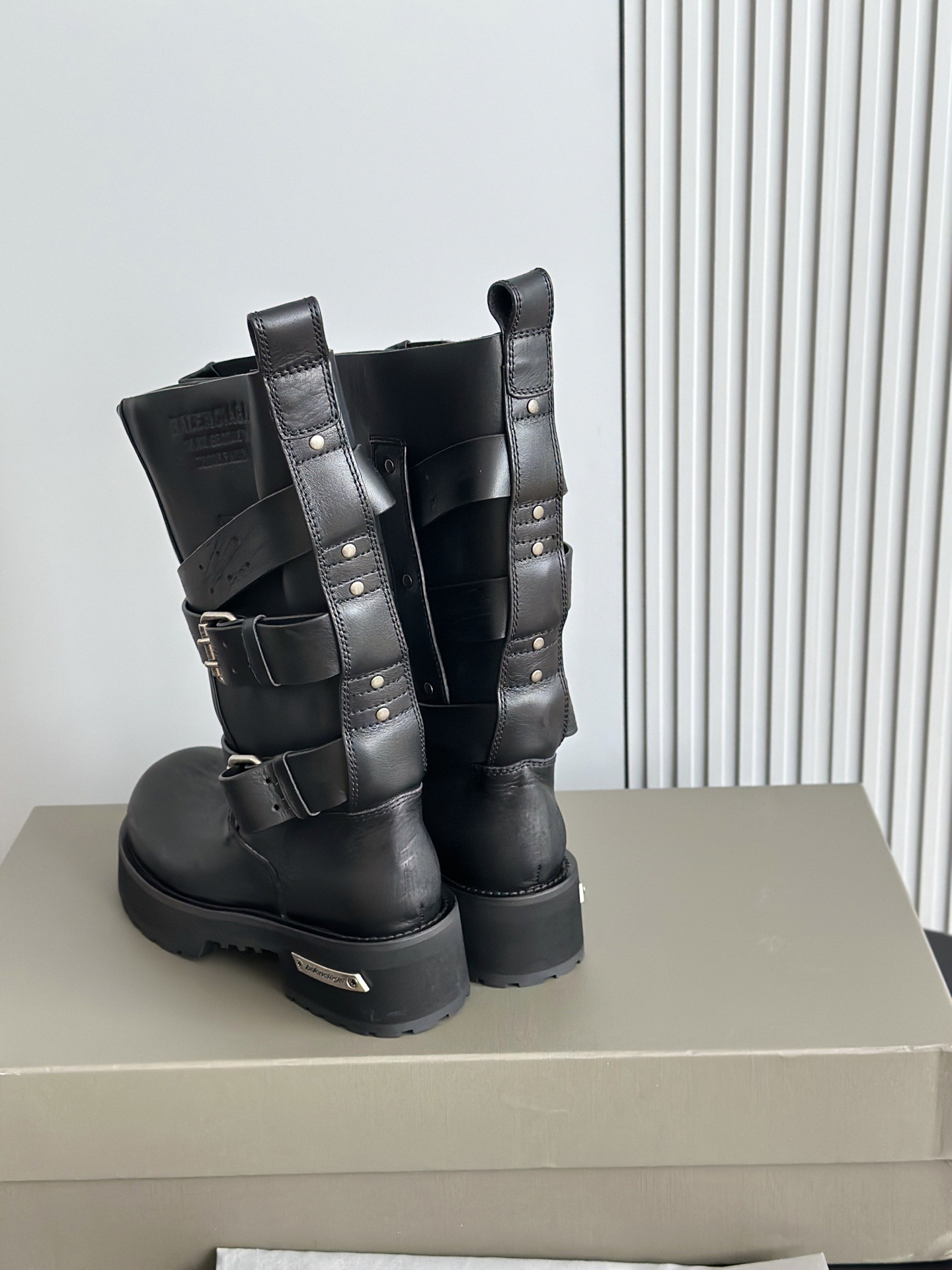 BALENCIAGA 발렌시아가 바이커 스트랩 레더 롱부츠 5