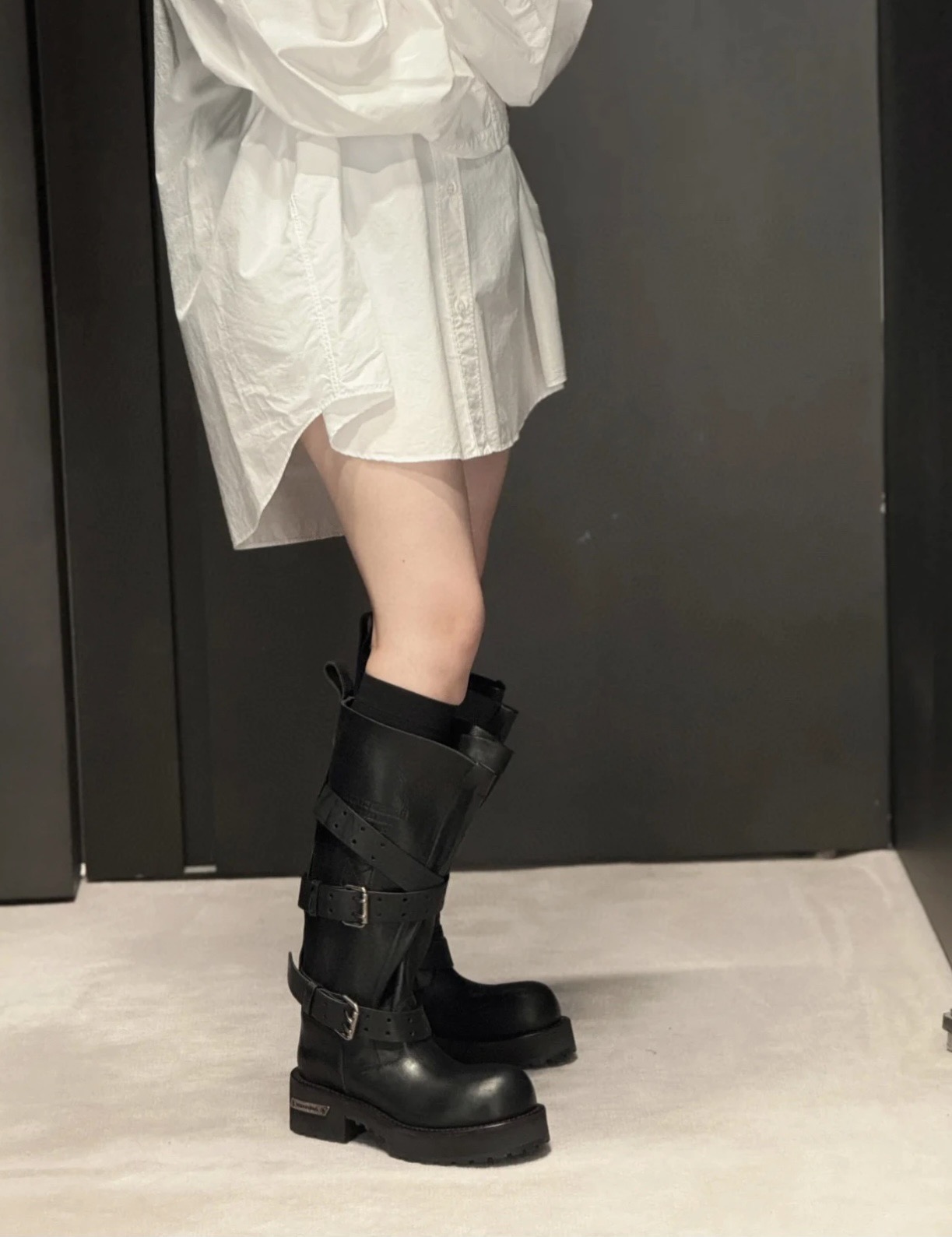 BALENCIAGA 발렌시아가 바이커 스트랩 레더 롱부츠 1