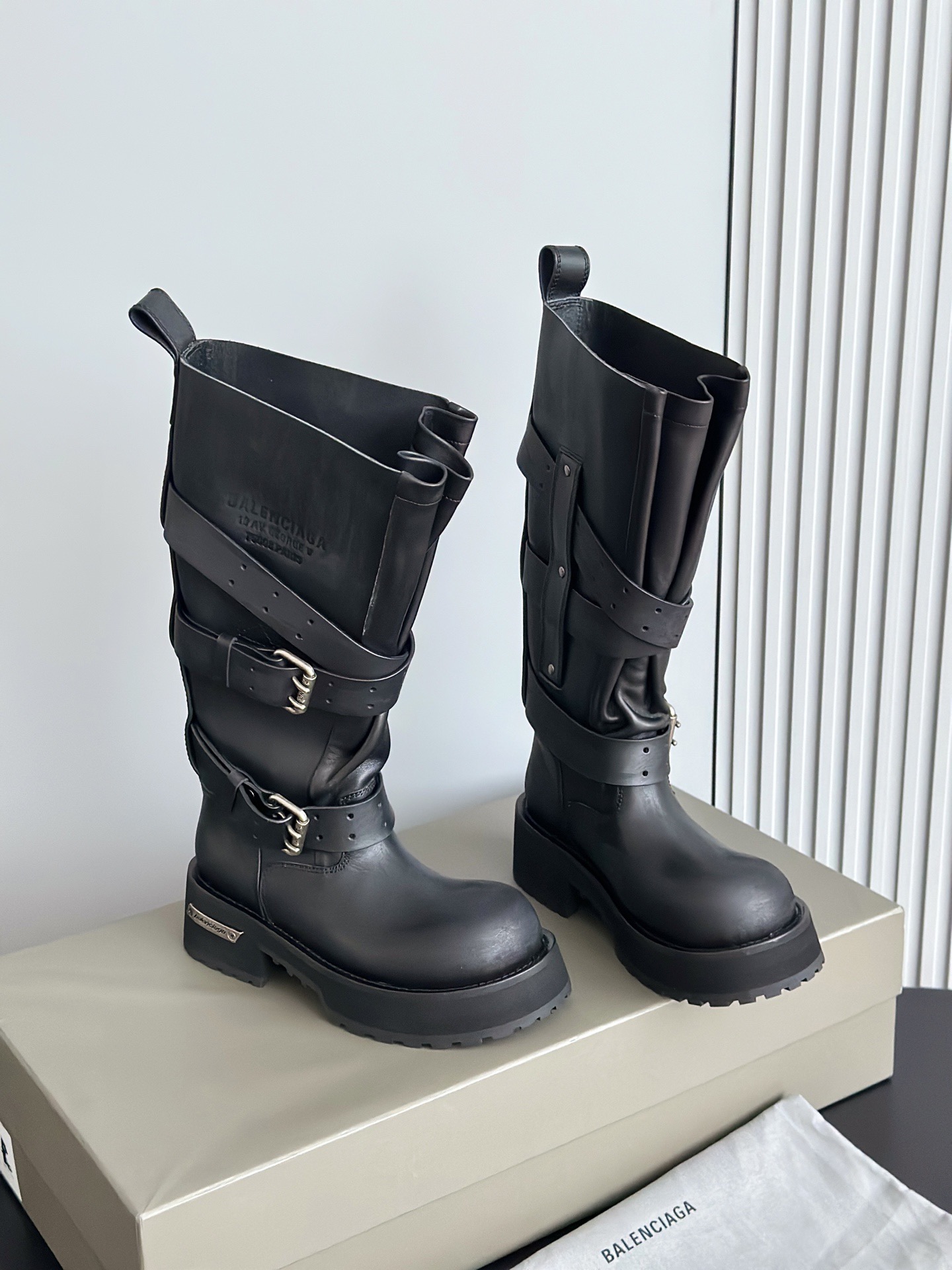BALENCIAGA 발렌시아가 바이커 스트랩 레더 롱부츠 9