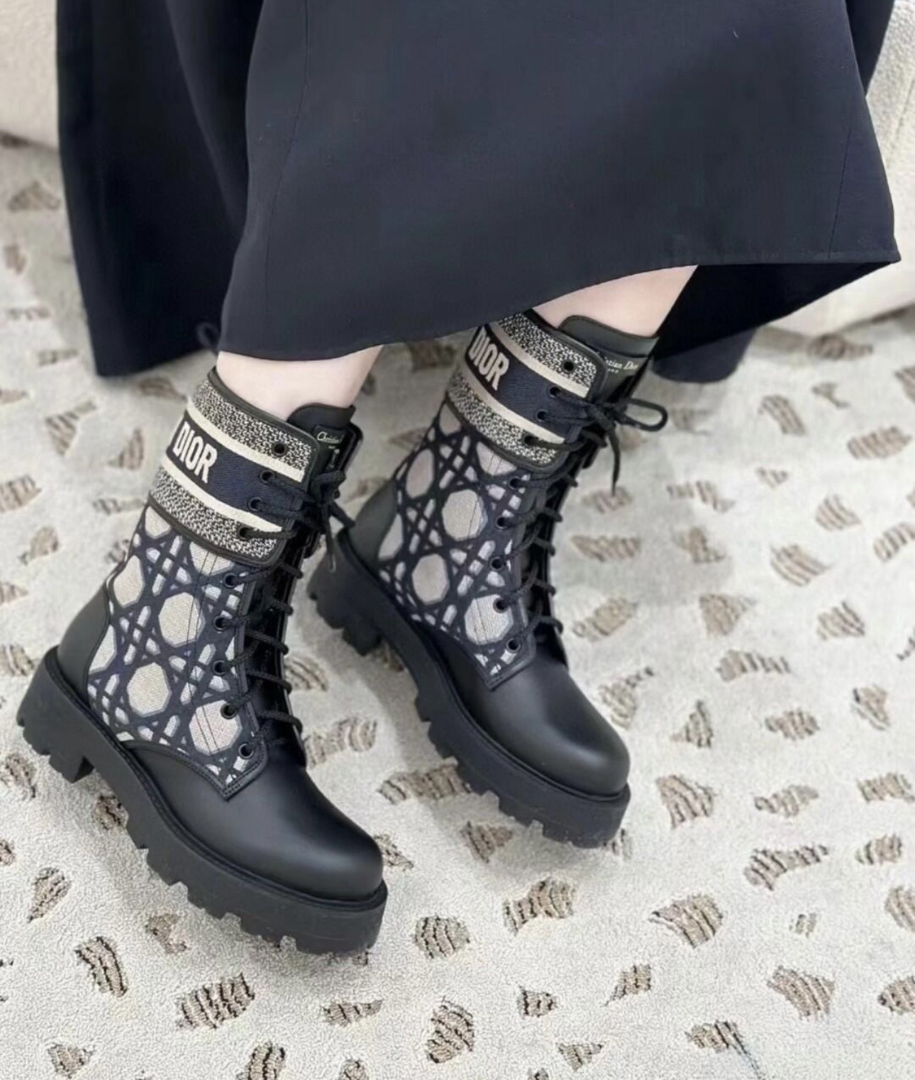 DIOR 디올 로고 레이스업 컴뱃 부츠 1