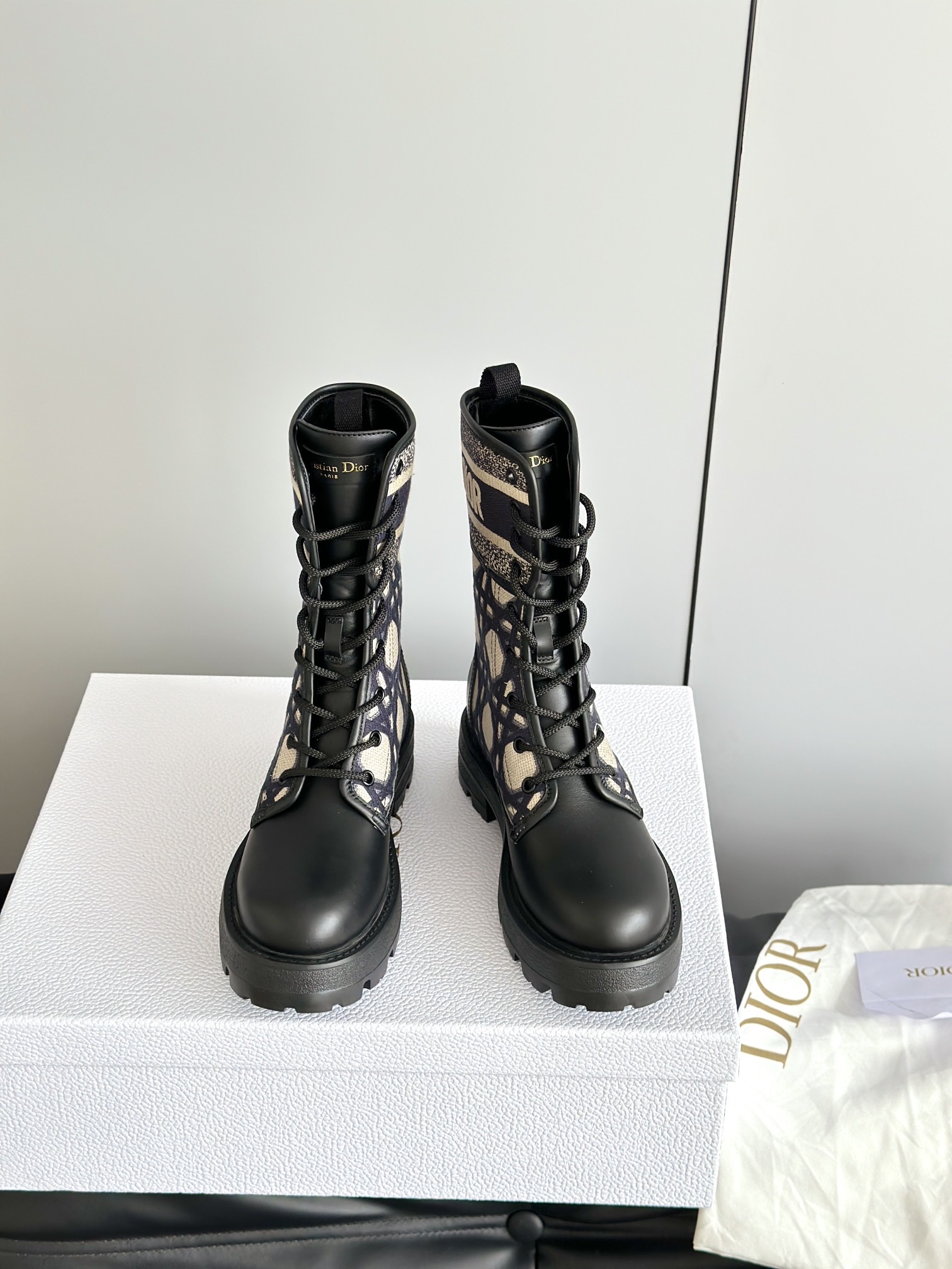 DIOR 디올 로고 레이스업 컴뱃 부츠 3