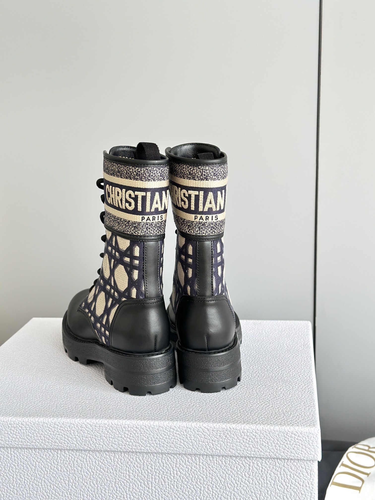 DIOR 디올 로고 레이스업 컴뱃 부츠 5