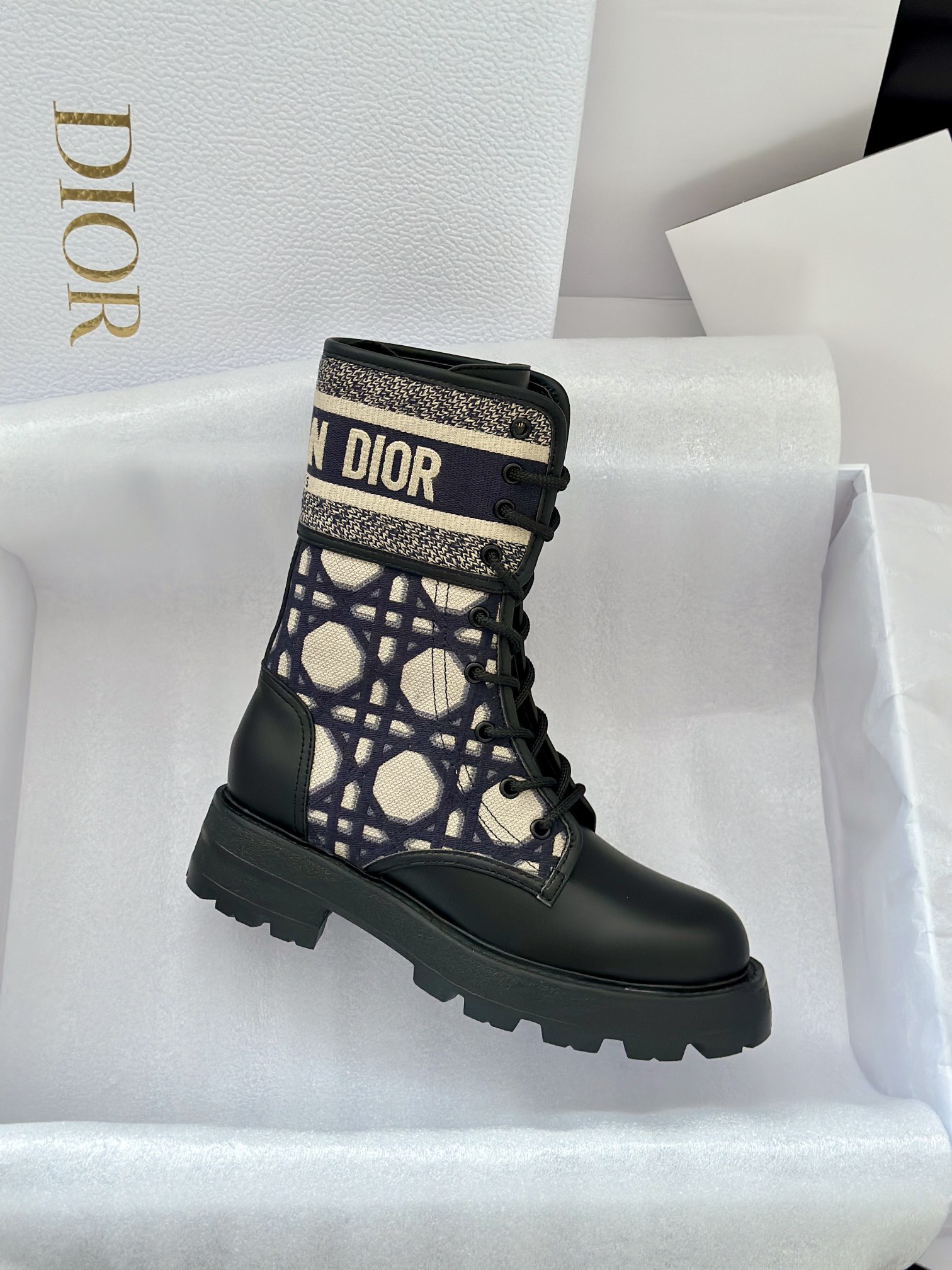 DIOR 디올 로고 레이스업 컴뱃 부츠 10