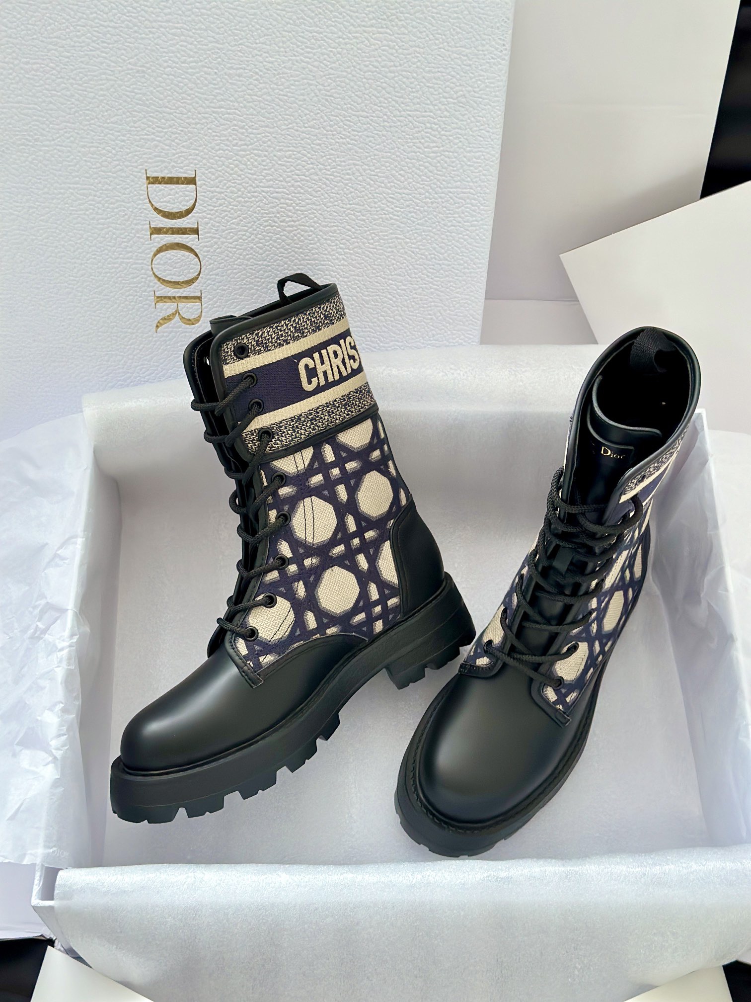 DIOR 디올 로고 레이스업 컴뱃 부츠 11