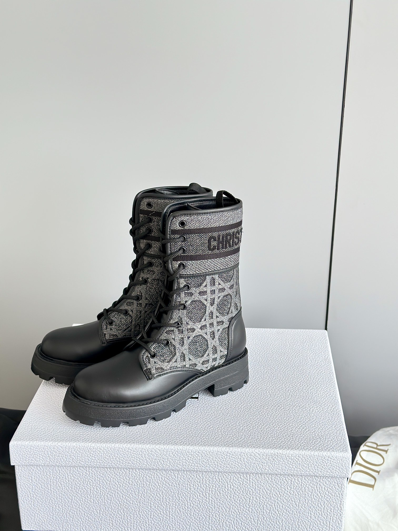 DIOR 디올 로고 레이스업 컴뱃 부츠 7