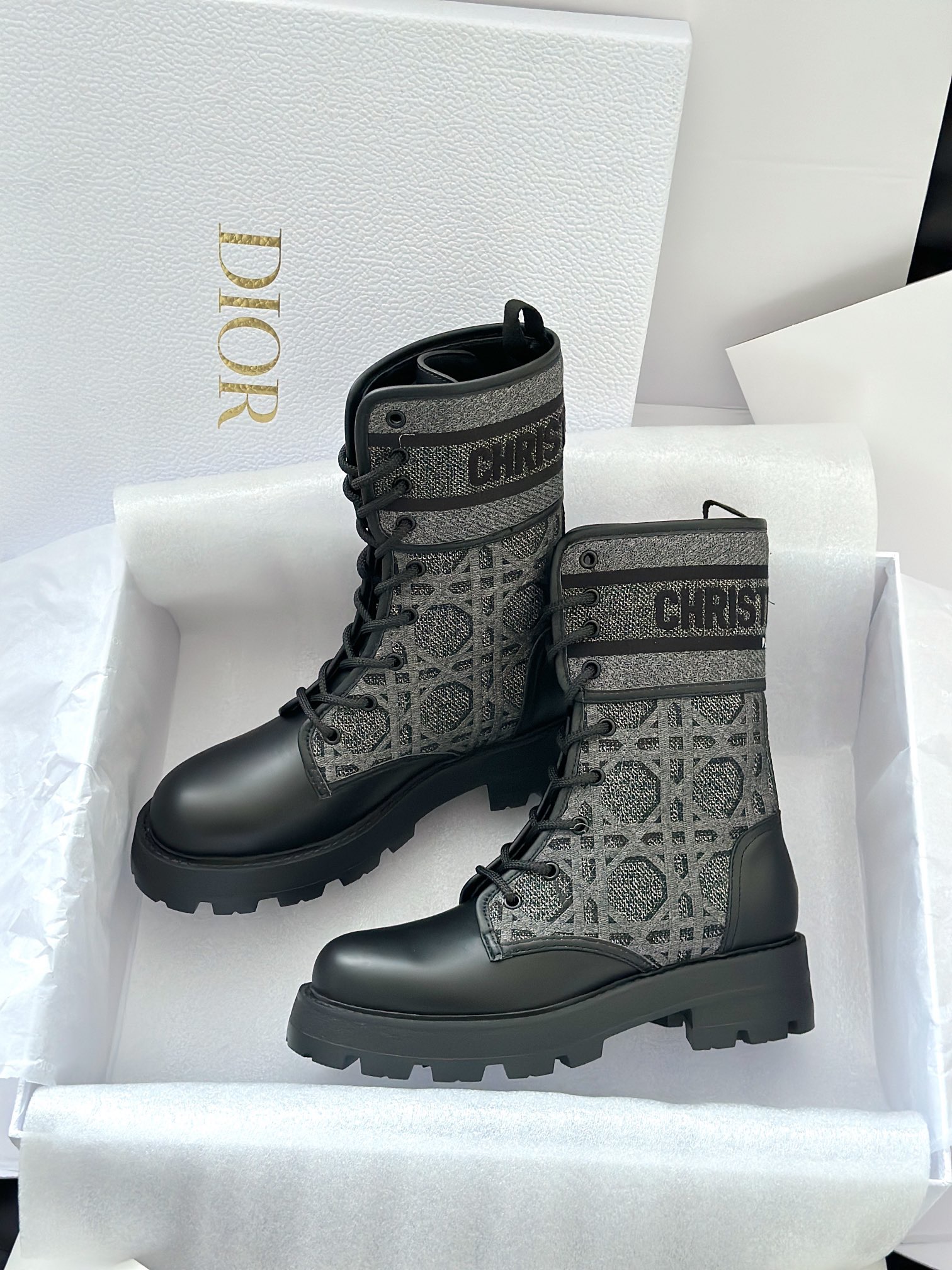 DIOR 디올 로고 레이스업 컴뱃 부츠 10