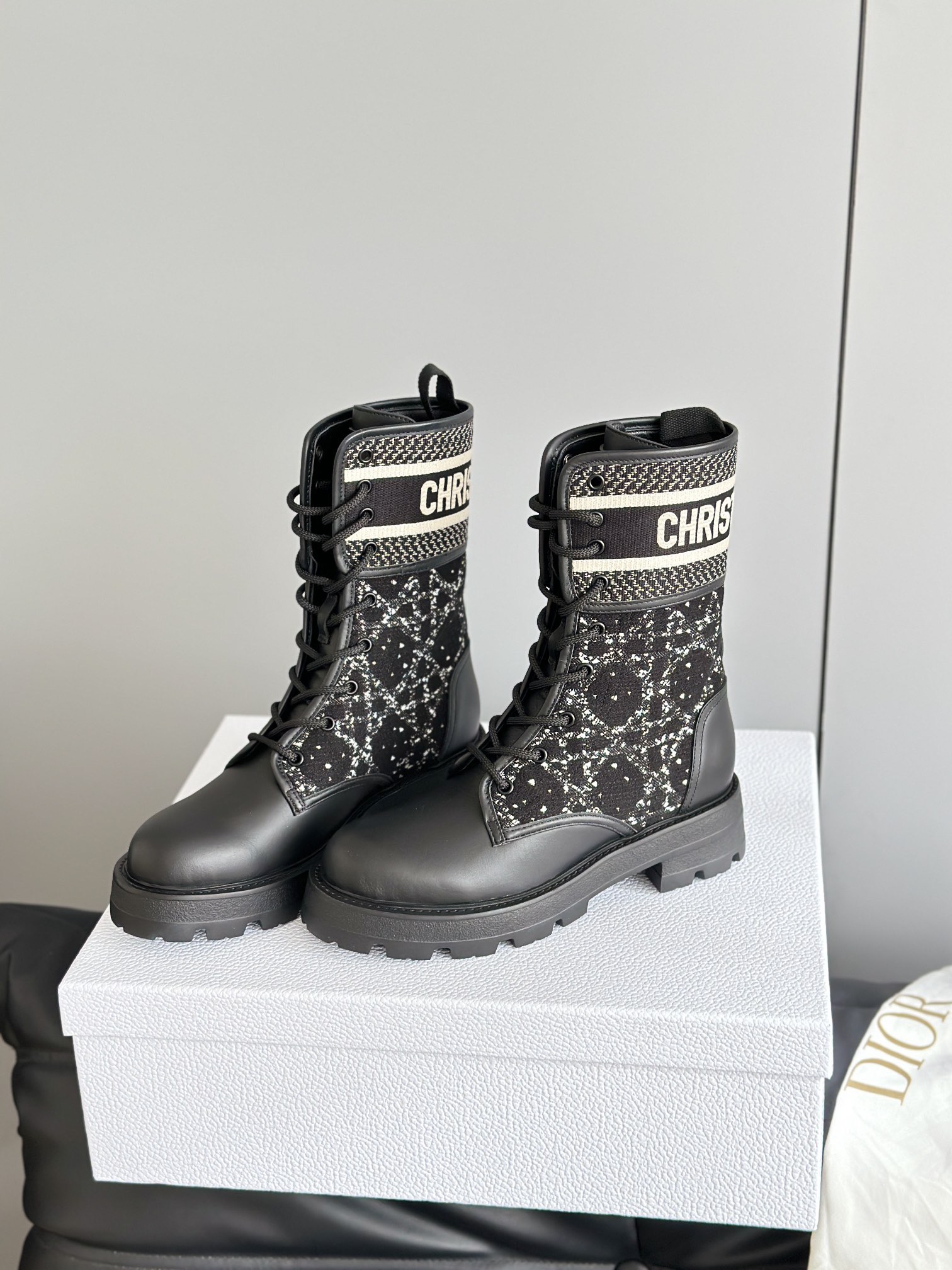 DIOR 디올 로고 레이스업 컴뱃 부츠 4