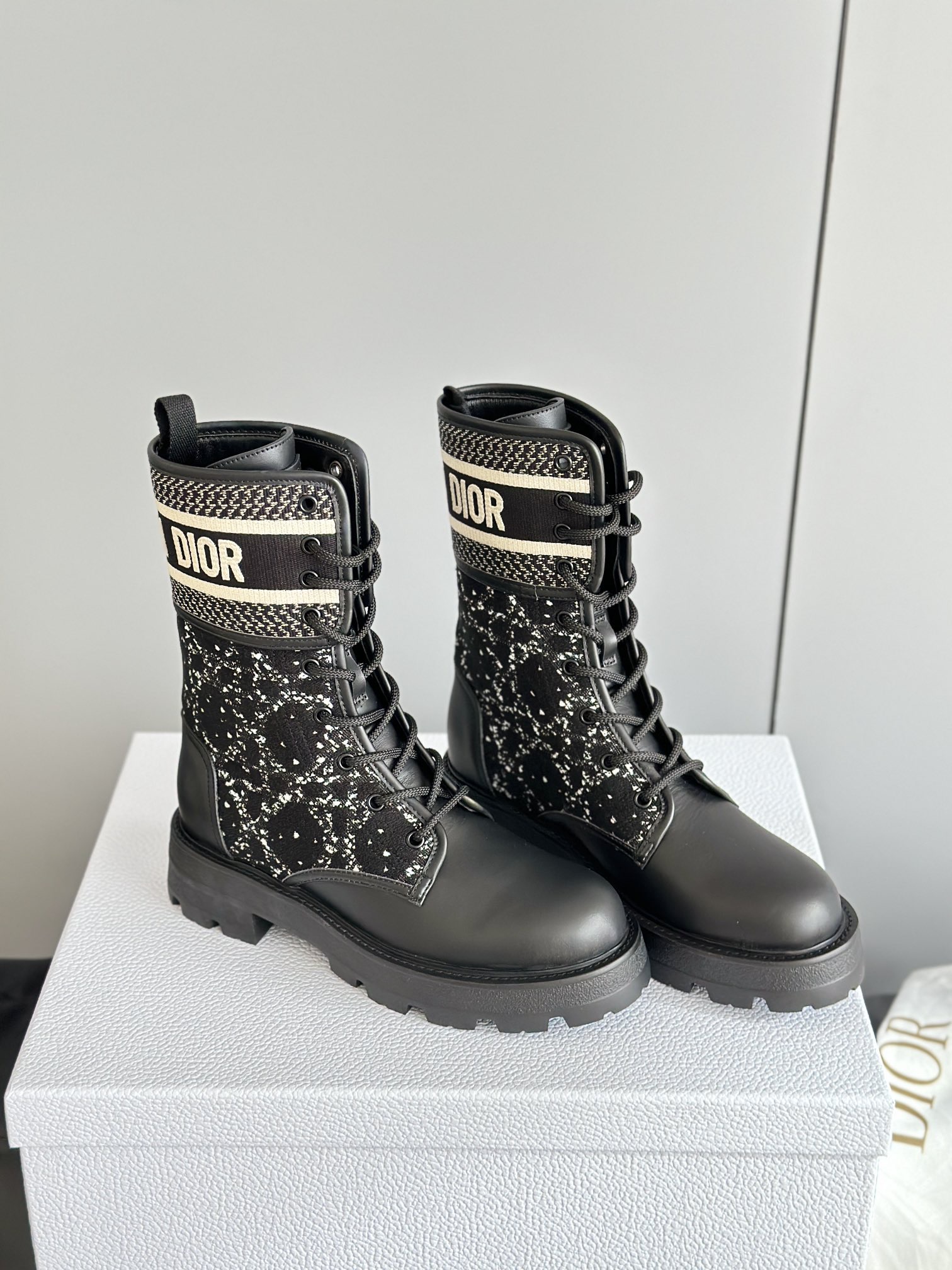 DIOR 디올 로고 레이스업 컴뱃 부츠 5
