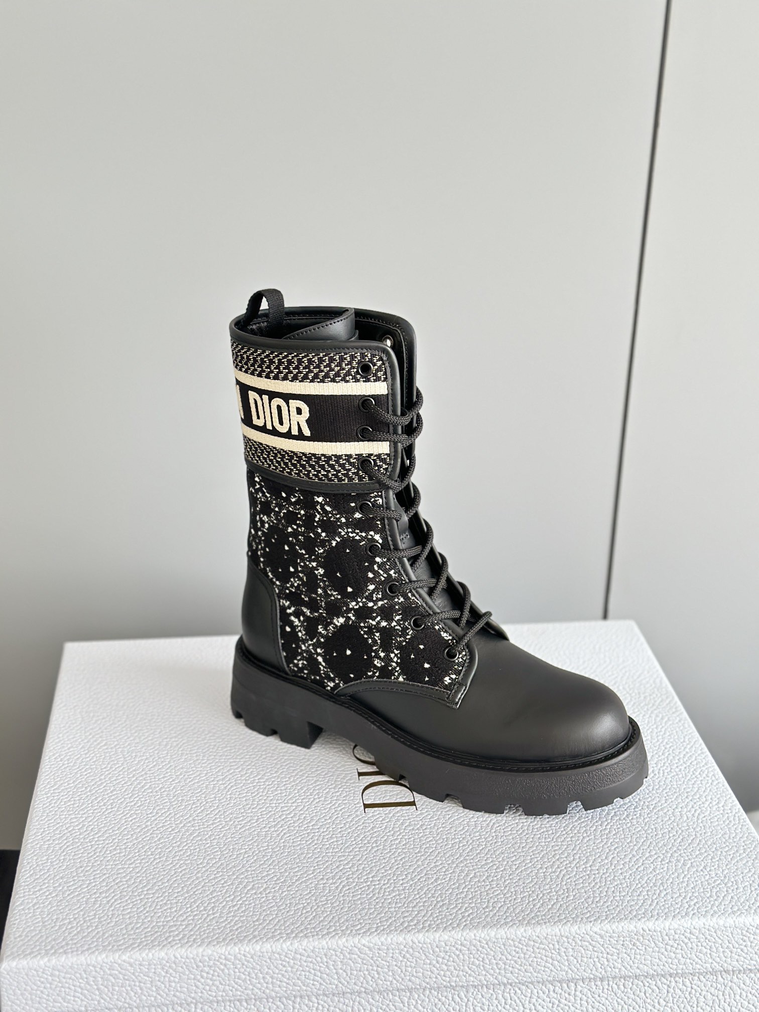 DIOR 디올 로고 레이스업 컴뱃 부츠 6