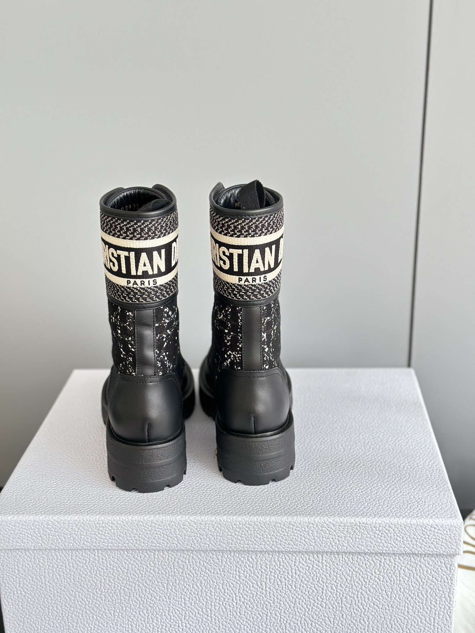 DIOR 디올 로고 레이스업 컴뱃 부츠 7