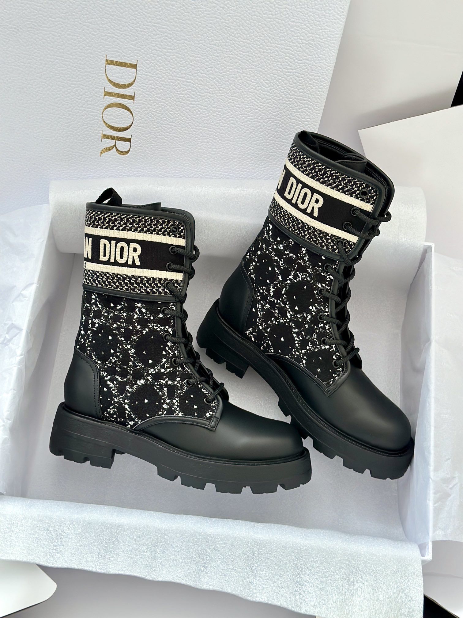 DIOR 디올 로고 레이스업 컴뱃 부츠 10