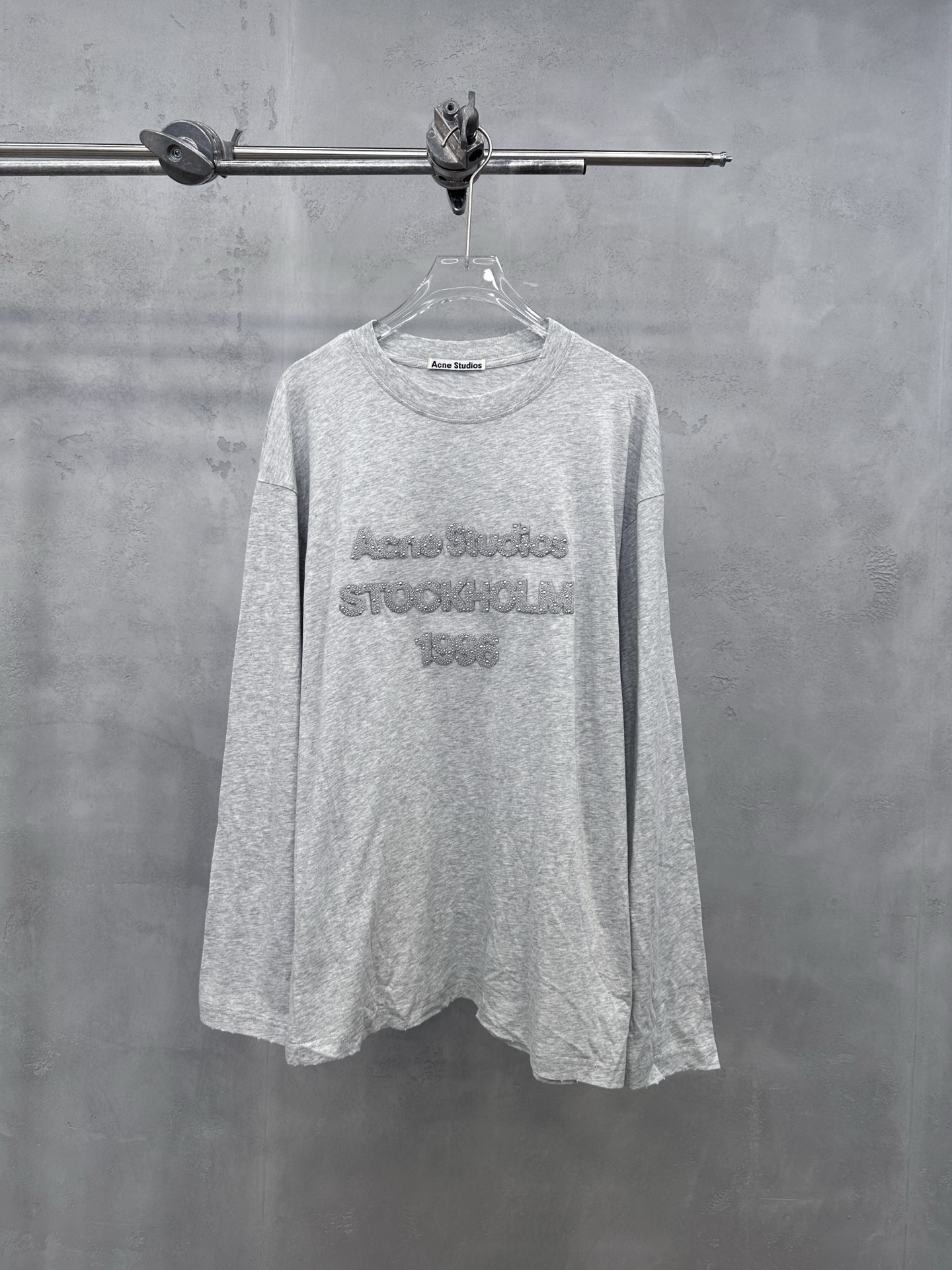 Acne Studios 아크네스튜디오 스톡홀름 비즈 로고 롱슬리브 티셔츠 1