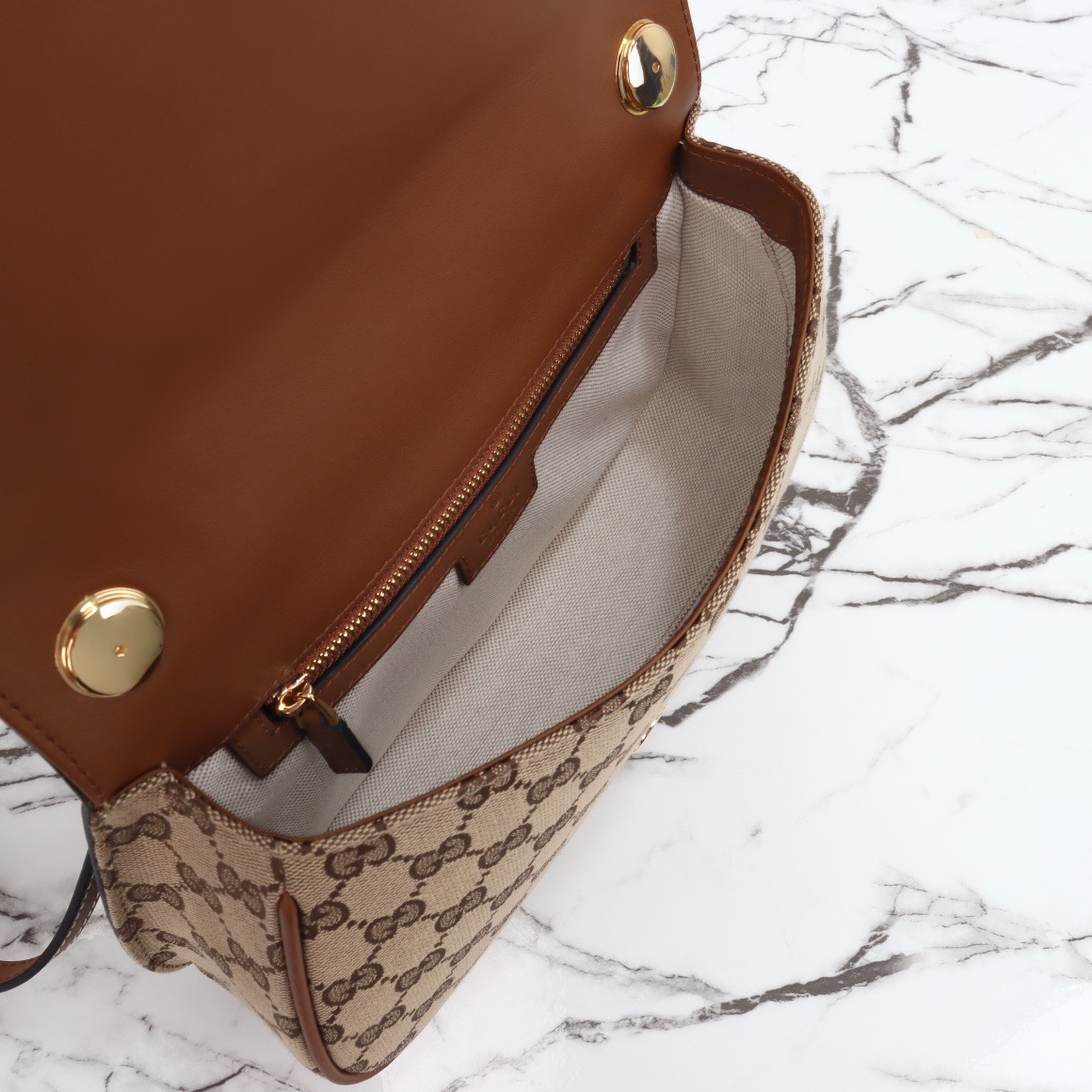 Gucci 구찌 인터로킹 G 캔버스 탑핸들 숄더백 블랙 레더 아이보리 815714 15