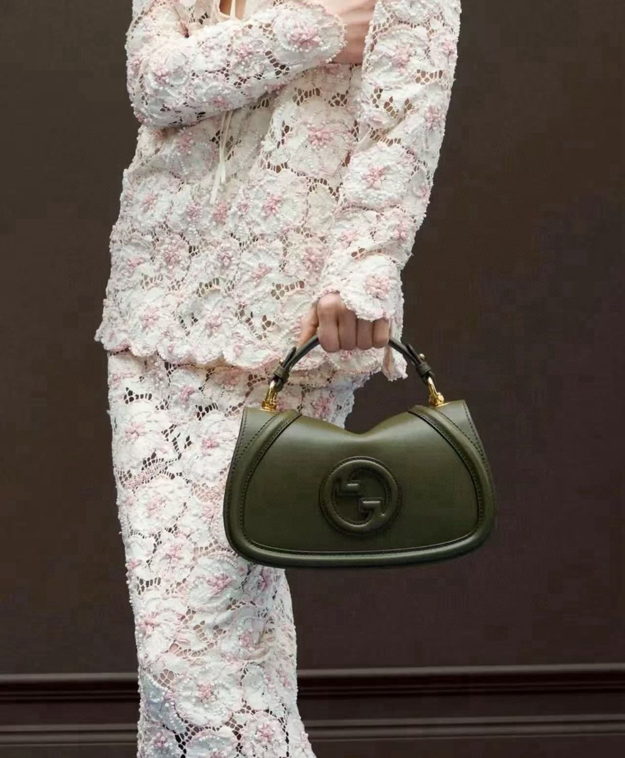 Gucci 구찌 인터로킹 G 캔버스 탑핸들 숄더백 블랙 레더 아이보리 815714 3