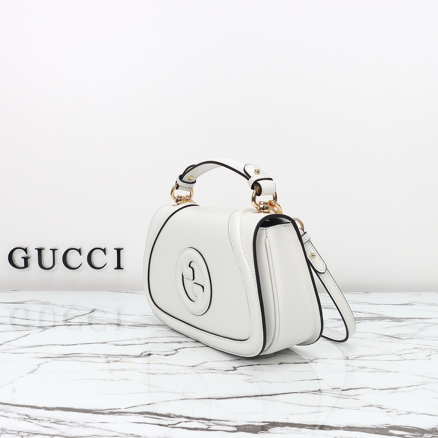 Gucci 구찌 인터로킹 G 캔버스 탑핸들 숄더백 블랙 레더 아이보리 815714 2