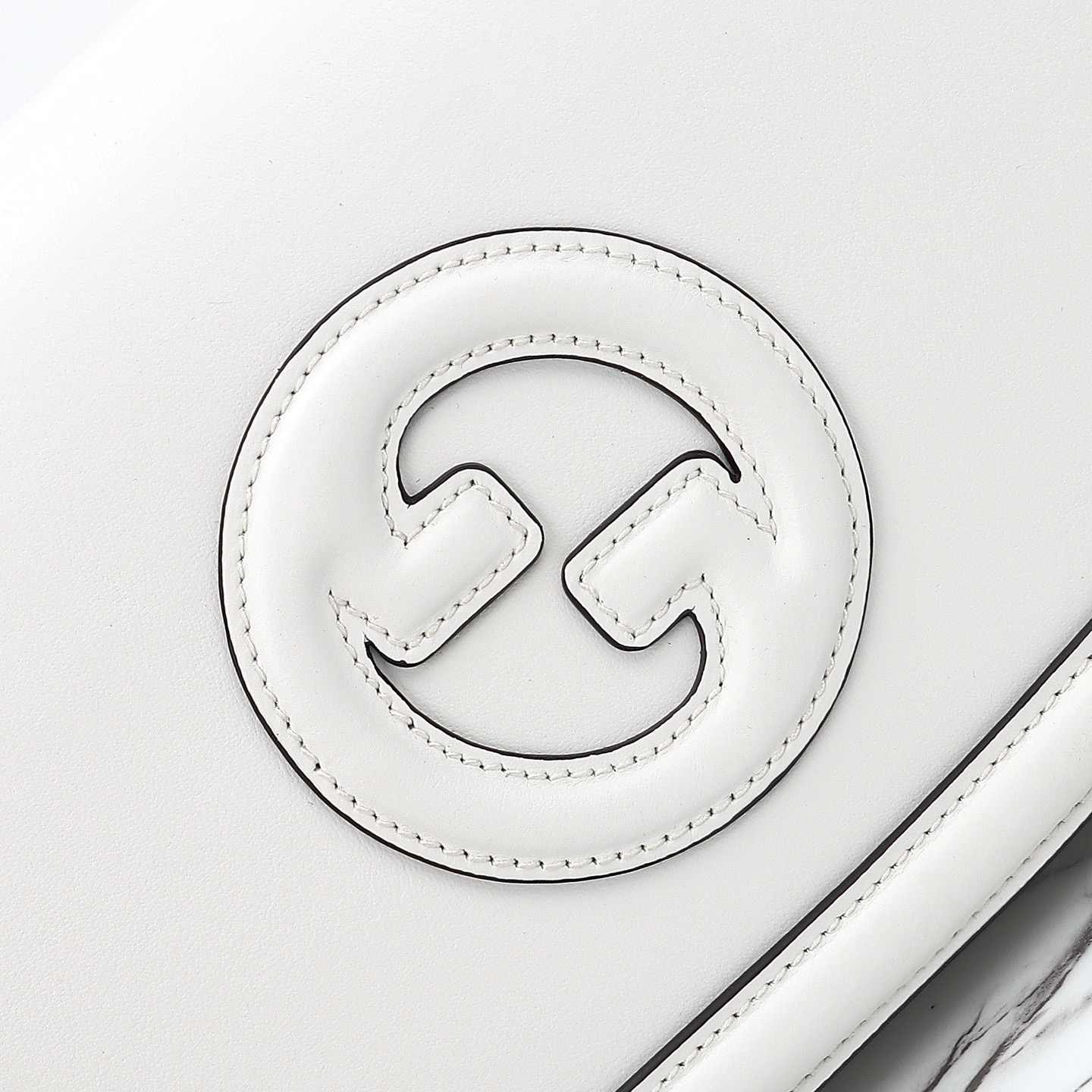 Gucci 구찌 인터로킹 G 캔버스 탑핸들 숄더백 블랙 레더 아이보리 815714 4