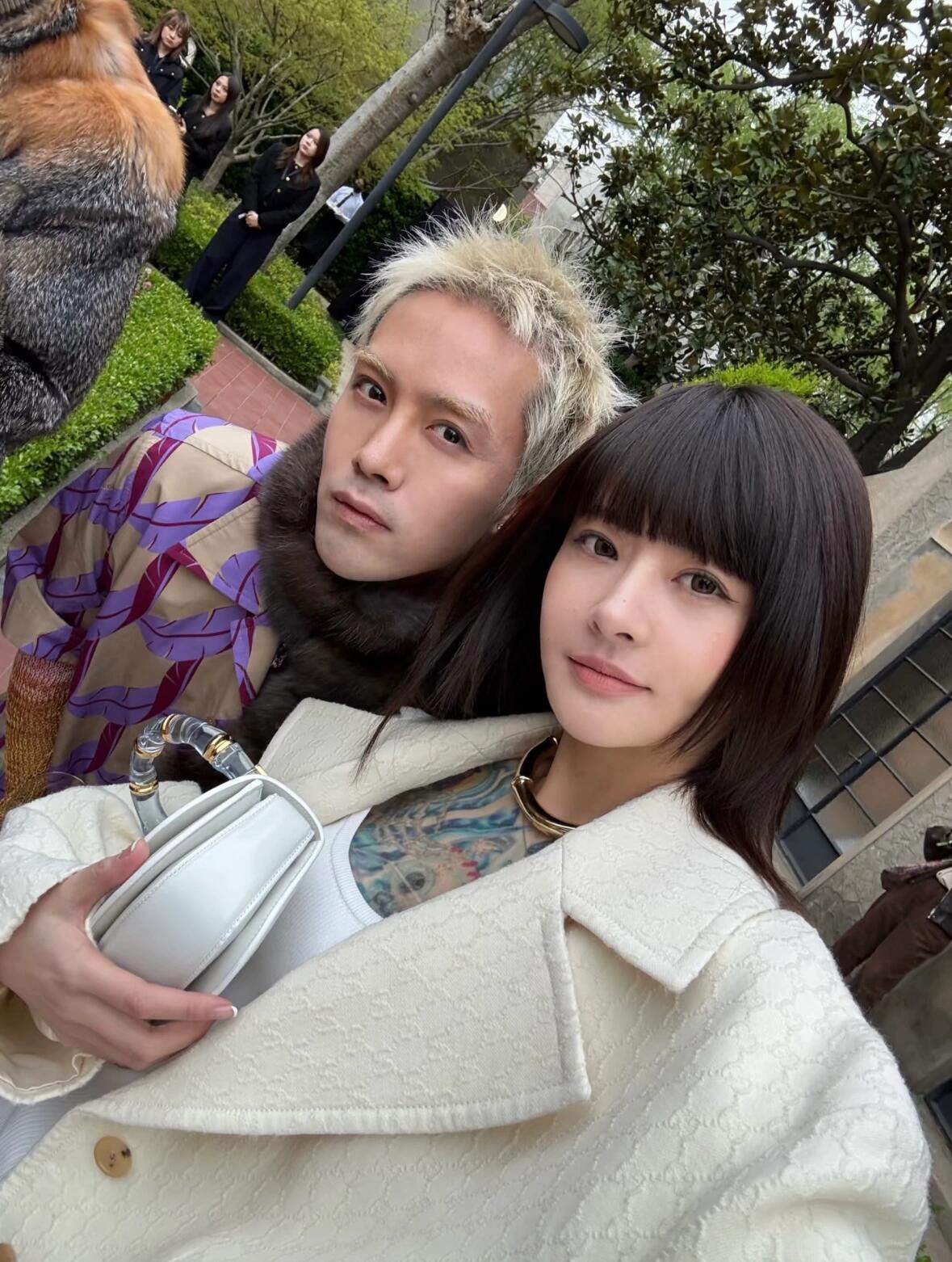 Gucci 구찌 뱀부 1947 탑핸들백 스무스 레더 화이트 블루 뱀부 핸들 골드 하드웨어 9