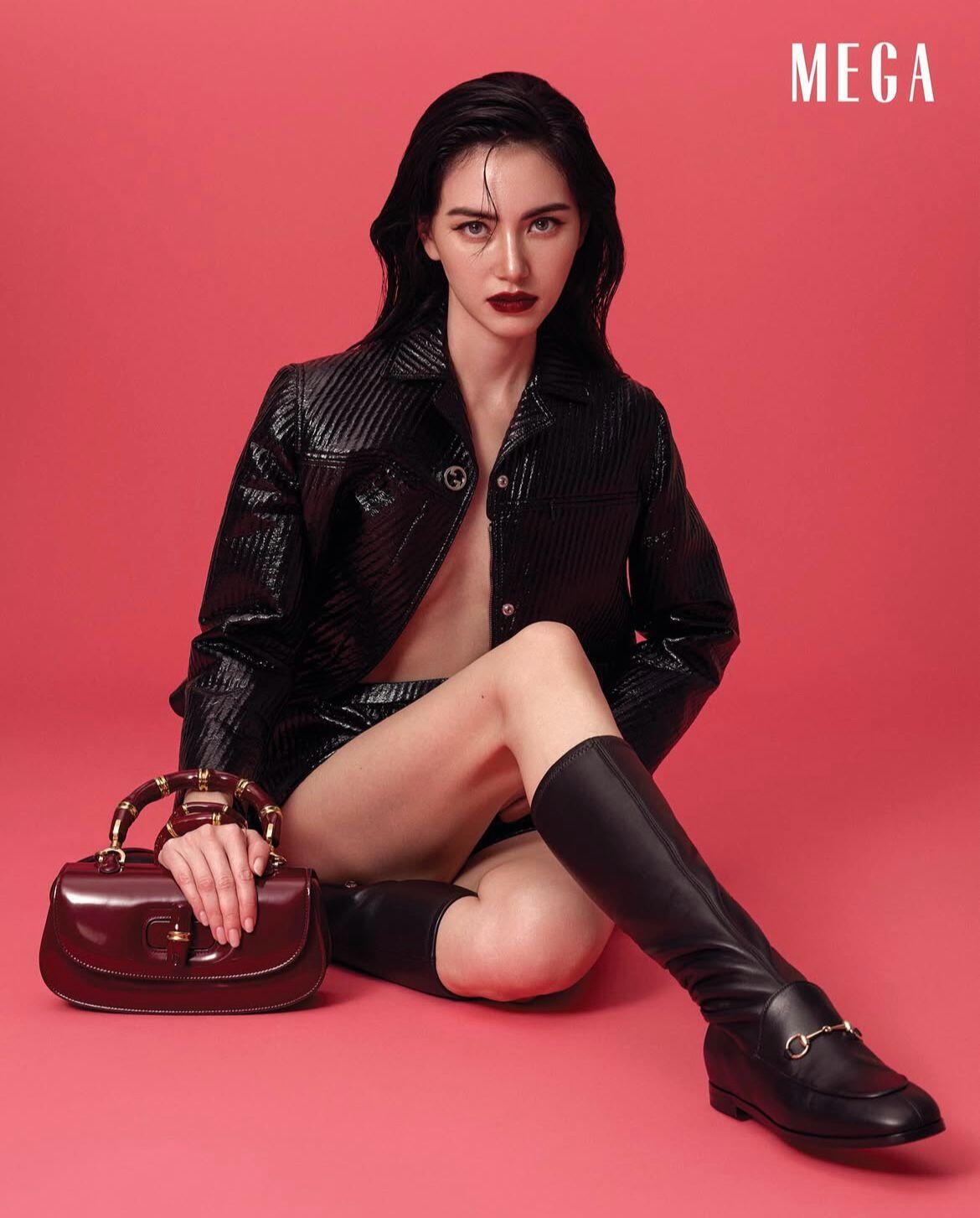 Gucci 구찌 뱀부 1947 탑핸들백 스무스 레더 화이트 블루 뱀부 핸들 골드 하드웨어 1