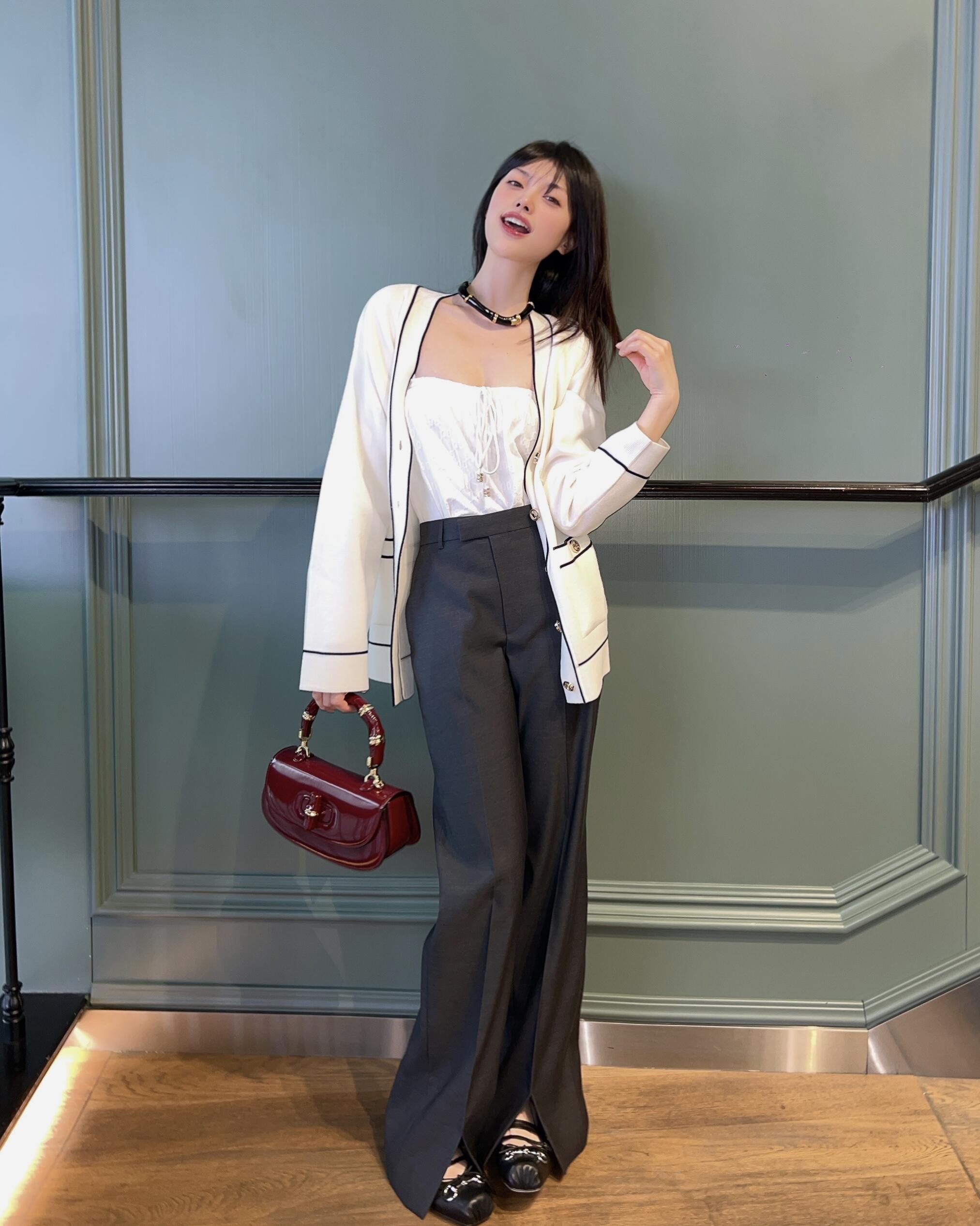 Gucci 구찌 뱀부 1947 탑핸들백 스무스 레더 화이트 블루 뱀부 핸들 골드 하드웨어 6