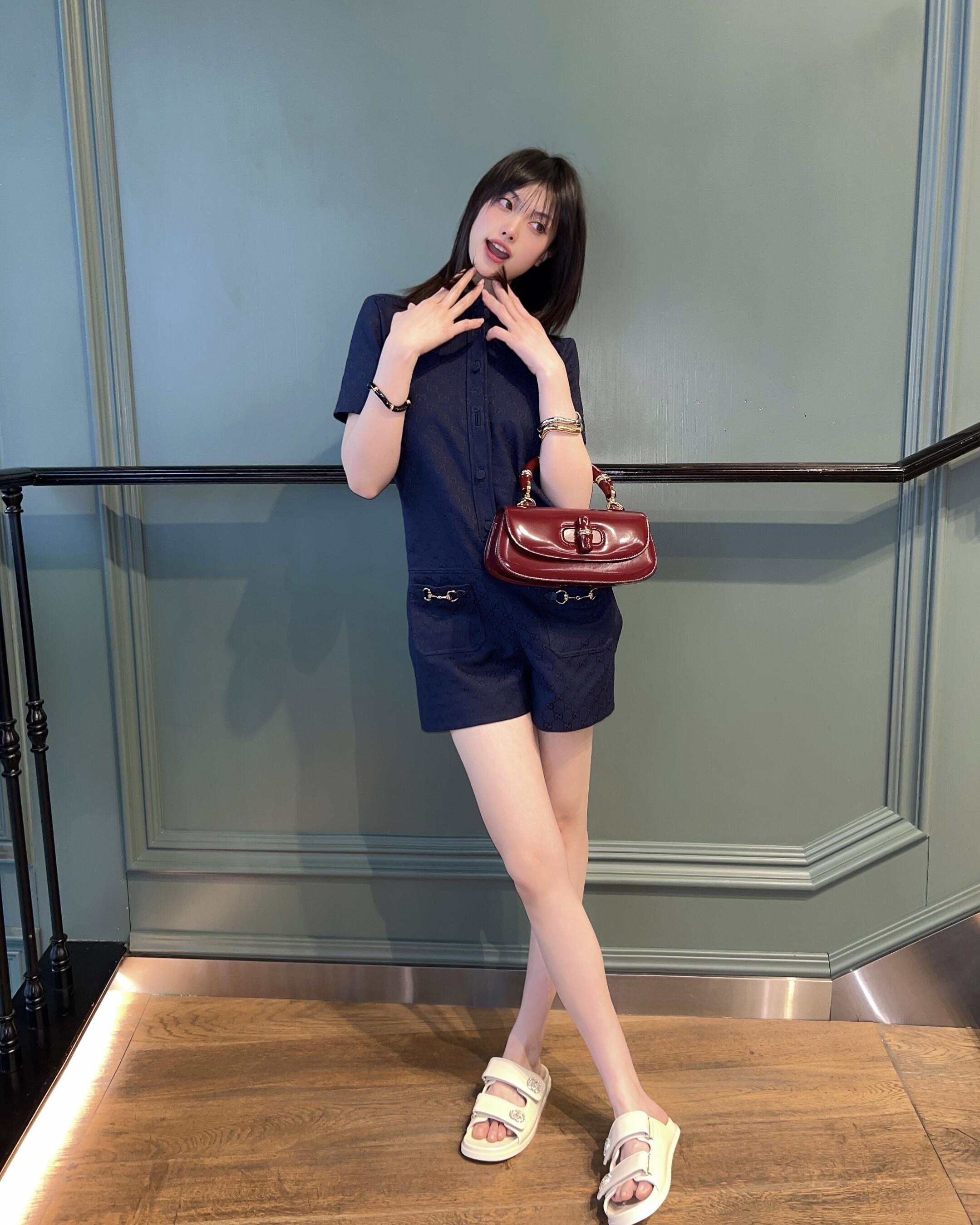 Gucci 구찌 뱀부 1947 탑핸들백 스무스 레더 화이트 블루 뱀부 핸들 골드 하드웨어 8