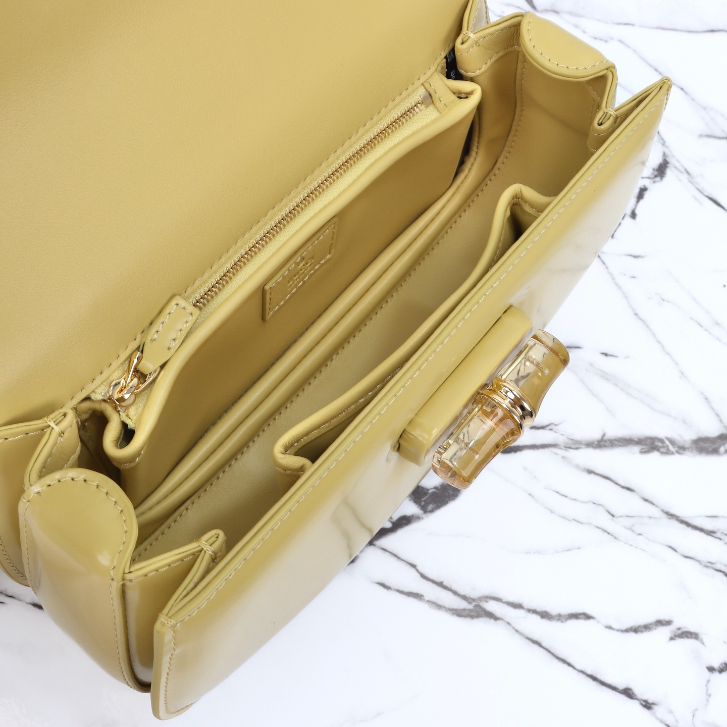 Gucci 구찌 뱀부 1947 탑핸들백 스무스 레더 화이트 블루 뱀부 핸들 골드 하드웨어 9