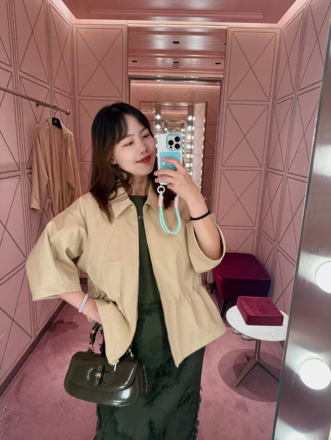 Gucci 구찌 뱀부 1947 탑핸들백 스무스 레더 화이트 블루 뱀부 핸들 골드 하드웨어 1