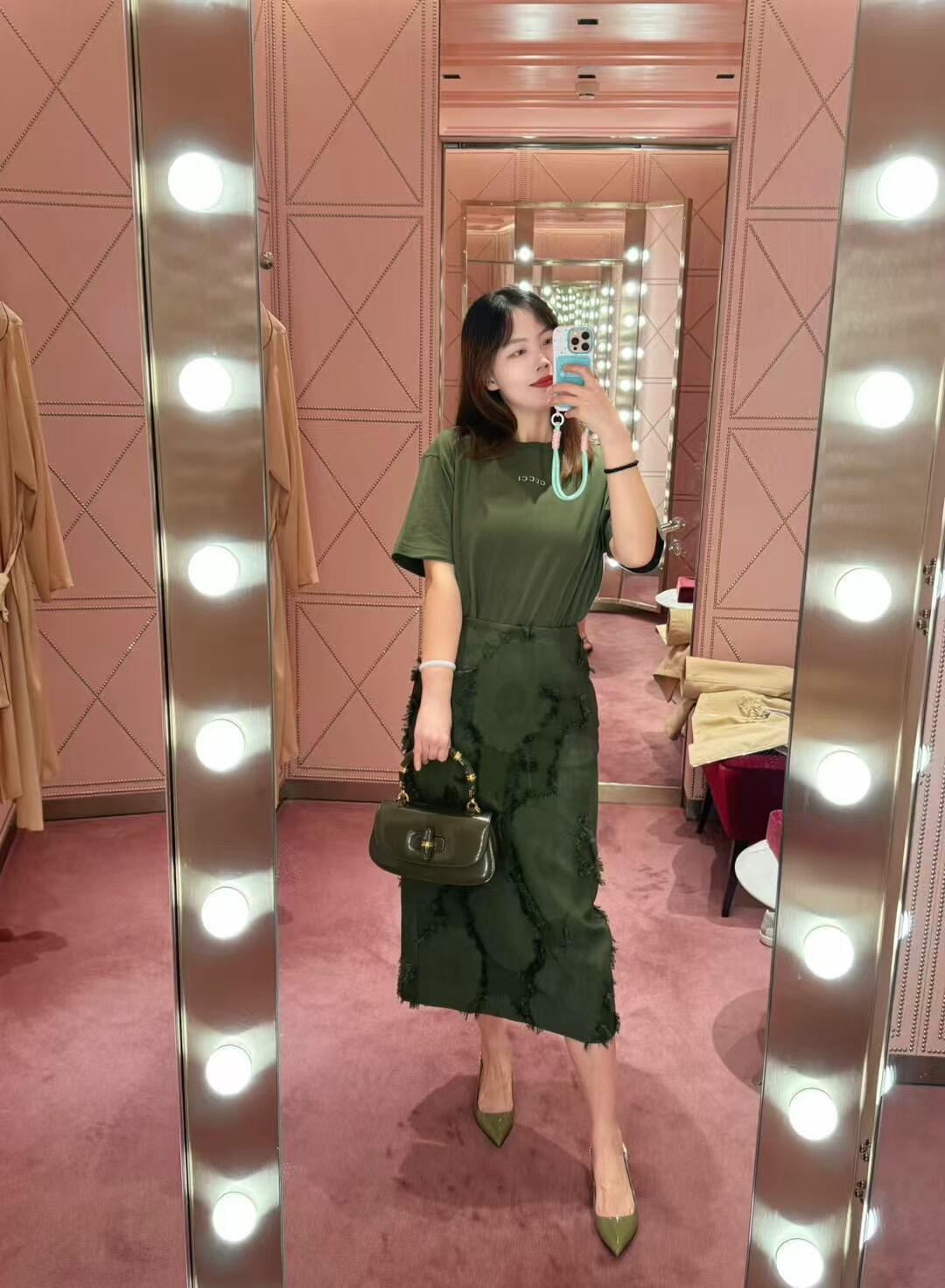 Gucci 구찌 뱀부 1947 탑핸들백 스무스 레더 화이트 블루 뱀부 핸들 골드 하드웨어 2