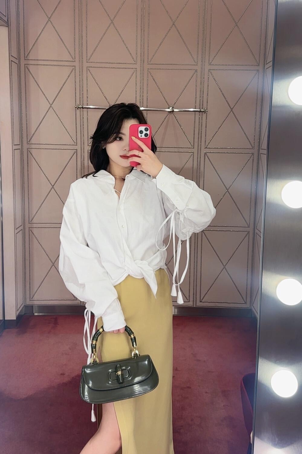 Gucci 구찌 뱀부 1947 탑핸들백 스무스 레더 화이트 블루 뱀부 핸들 골드 하드웨어 4