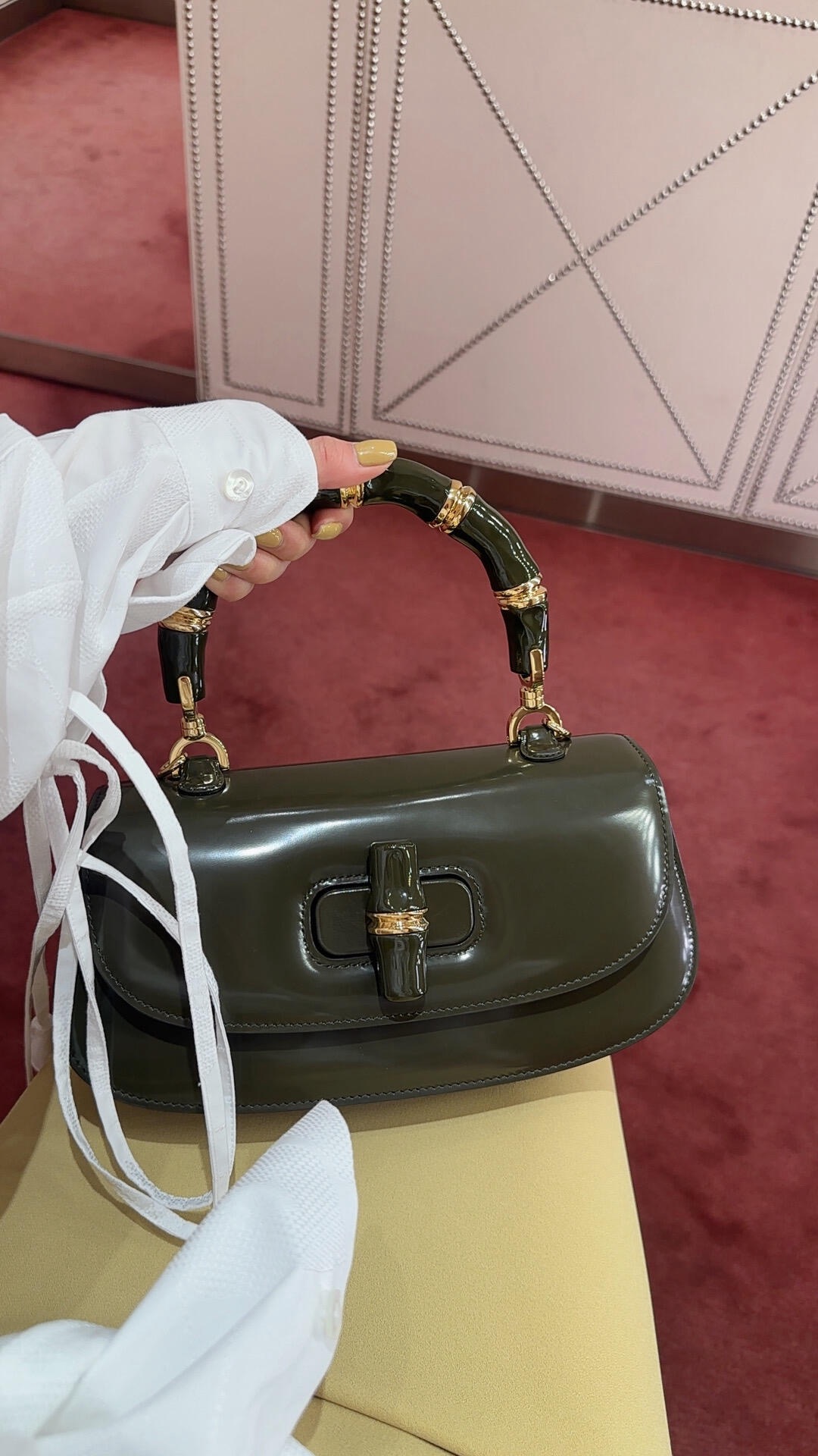 Gucci 구찌 뱀부 1947 탑핸들백 스무스 레더 화이트 블루 뱀부 핸들 골드 하드웨어 5