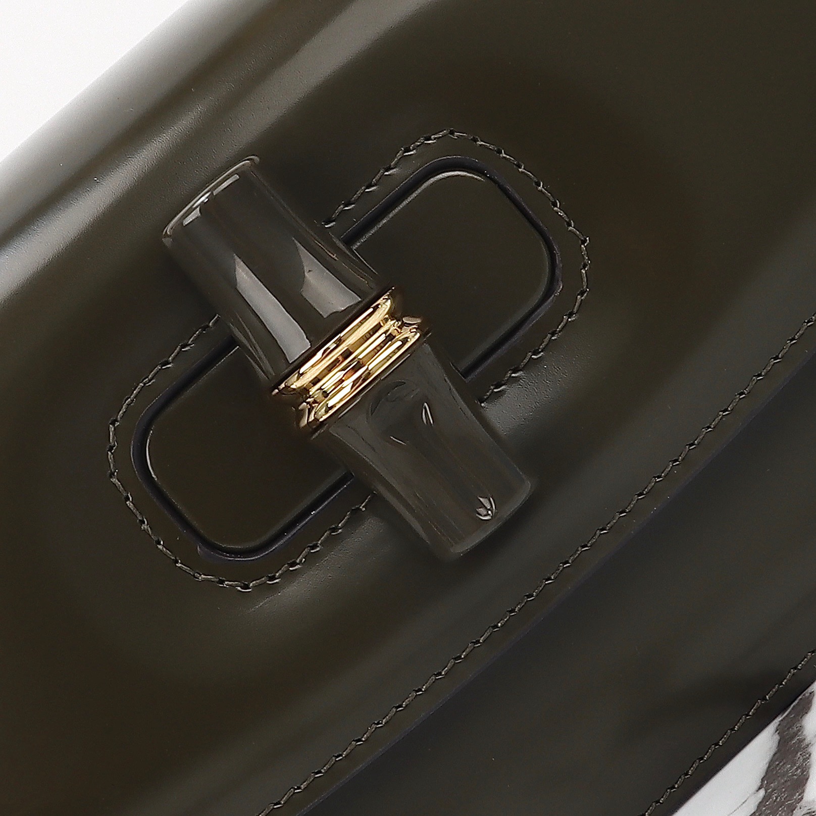 Gucci 구찌 뱀부 1947 탑핸들백 스무스 레더 화이트 블루 뱀부 핸들 골드 하드웨어 13