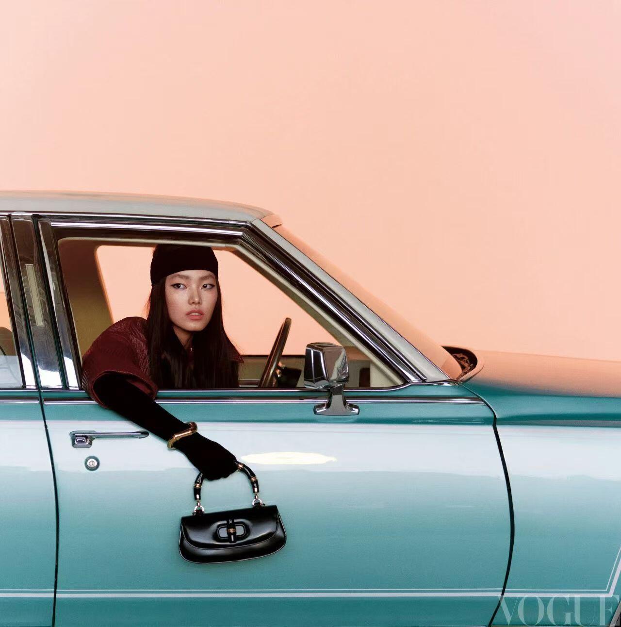 Gucci 구찌 뱀부 1947 탑핸들백 스무스 레더 화이트 블루 뱀부 핸들 골드 하드웨어 1