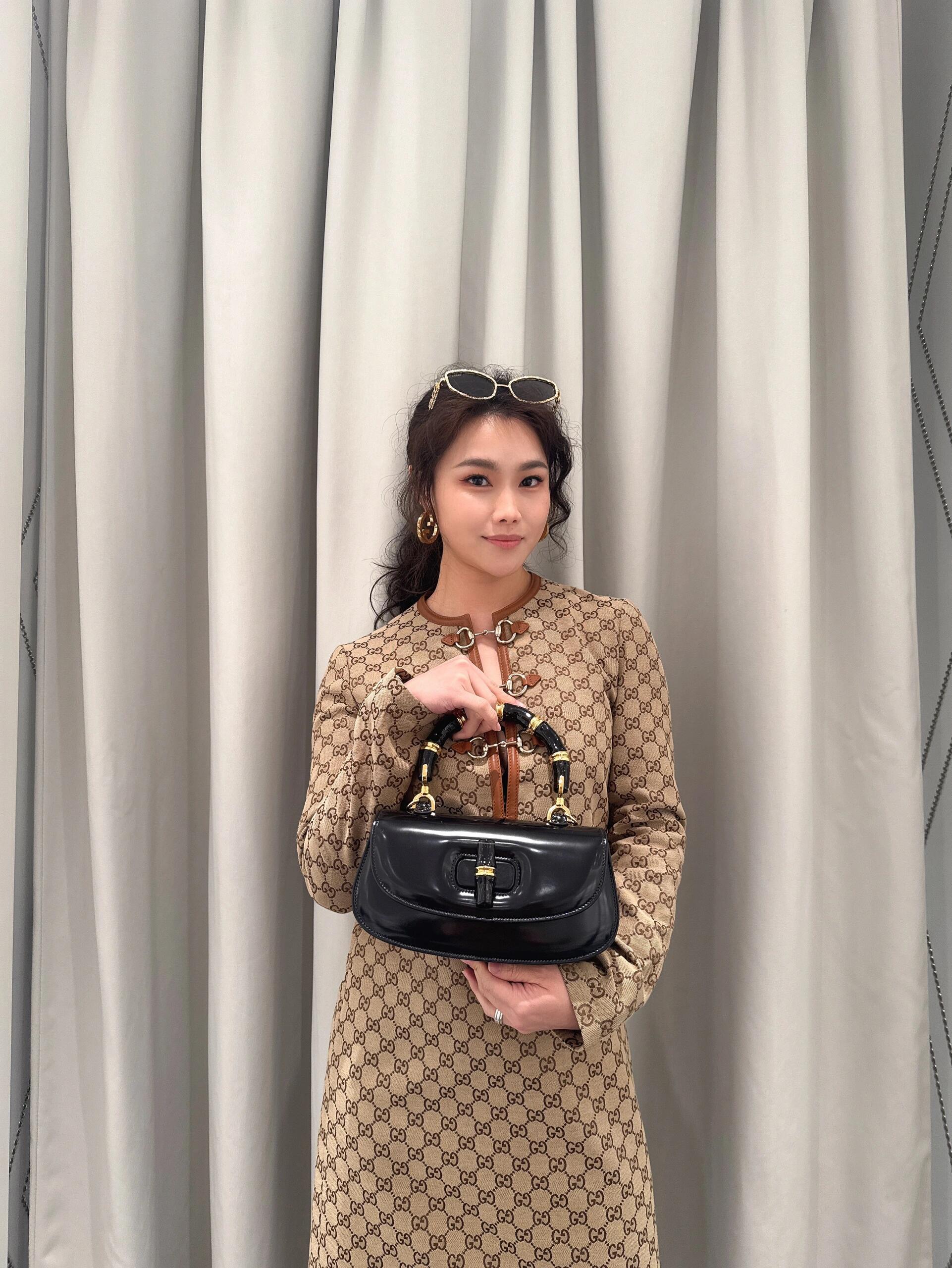 Gucci 구찌 뱀부 1947 탑핸들백 스무스 레더 화이트 블루 뱀부 핸들 골드 하드웨어 7